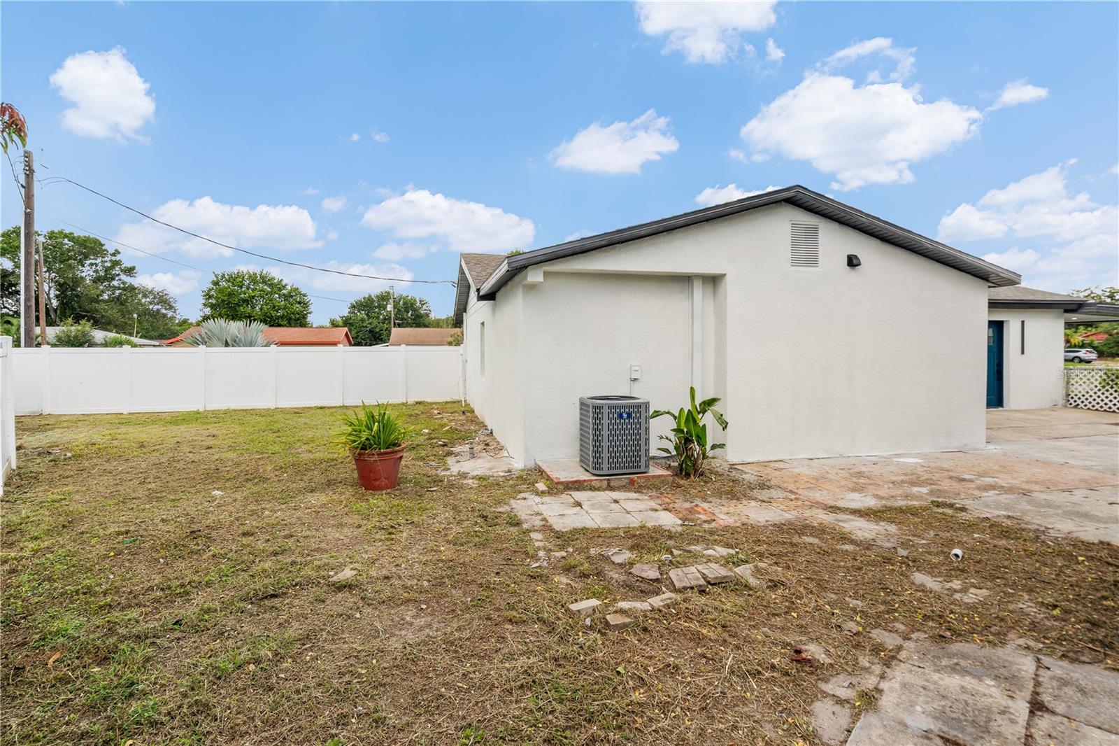 4112 W WALLACE AVE — photo 31