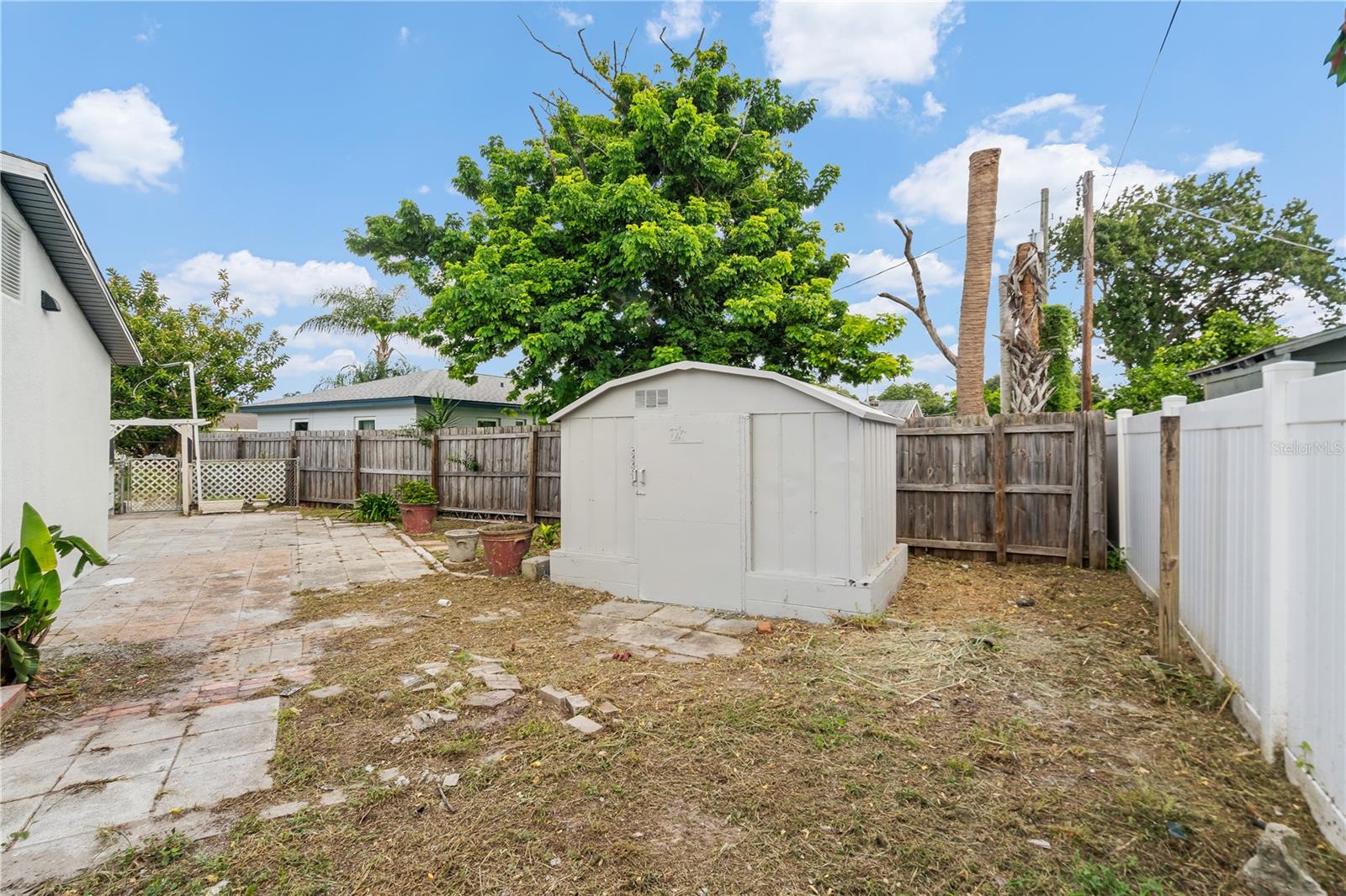 4112 W WALLACE AVE — photo 32