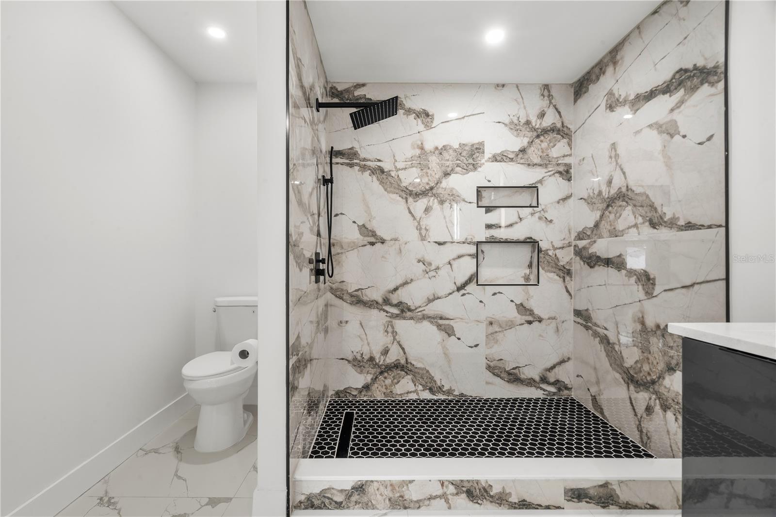 4112 W WALLACE AVE — photo 27