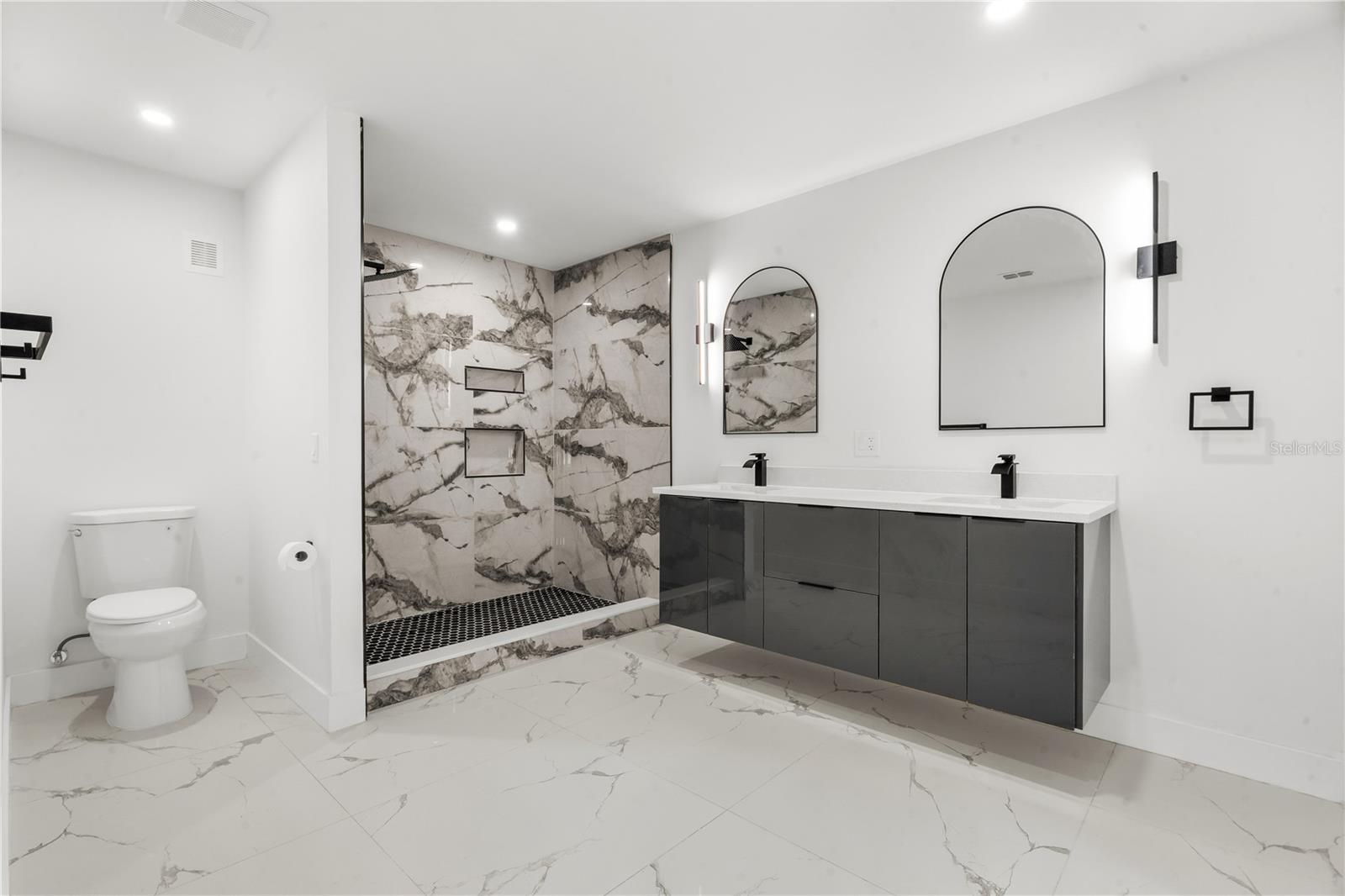 4112 W WALLACE AVE — photo 26