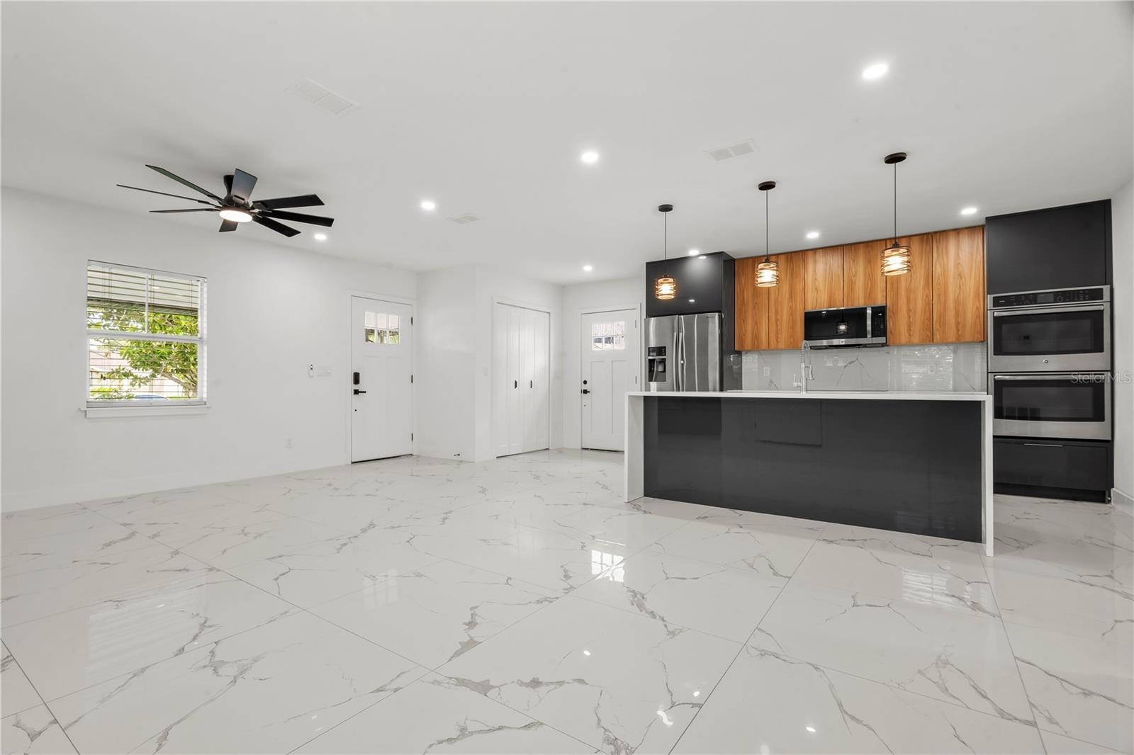 4112 W WALLACE AVE — photo 7