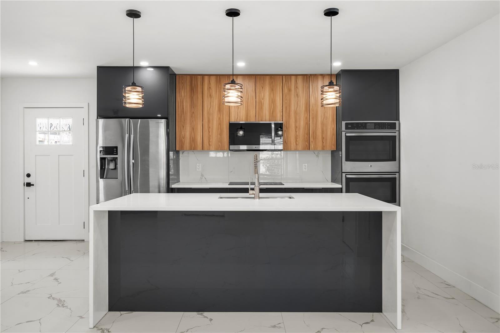 4112 W WALLACE AVE — photo 12