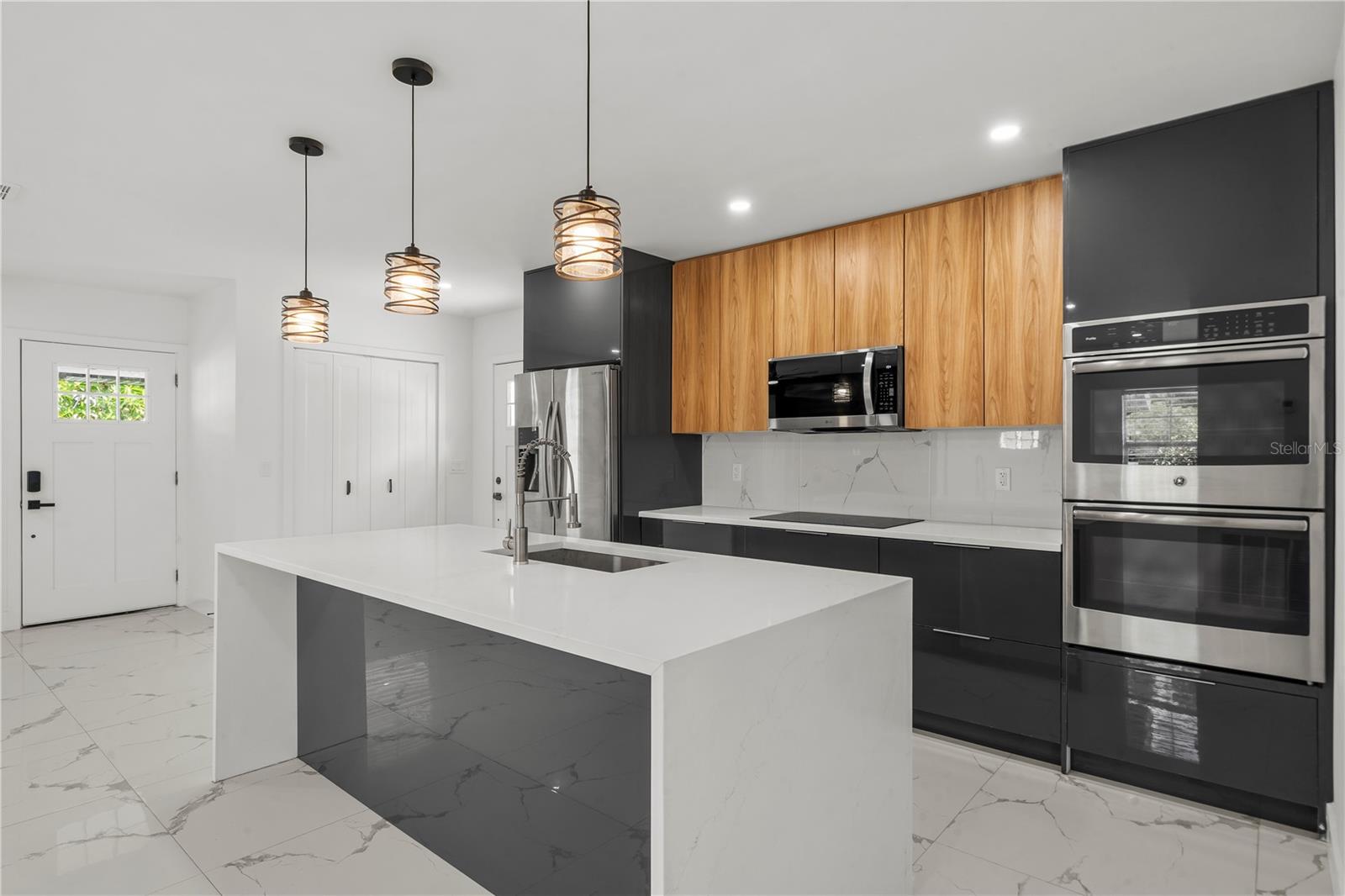 4112 W WALLACE AVE — photo 13