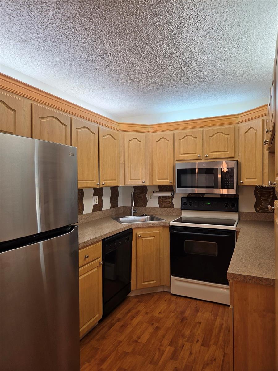 1700 PINE RIDGE WAY E #C1 — photo 17