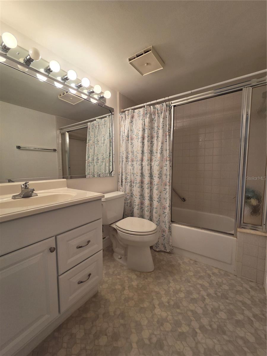 1700 PINE RIDGE WAY E #C1 — photo 25