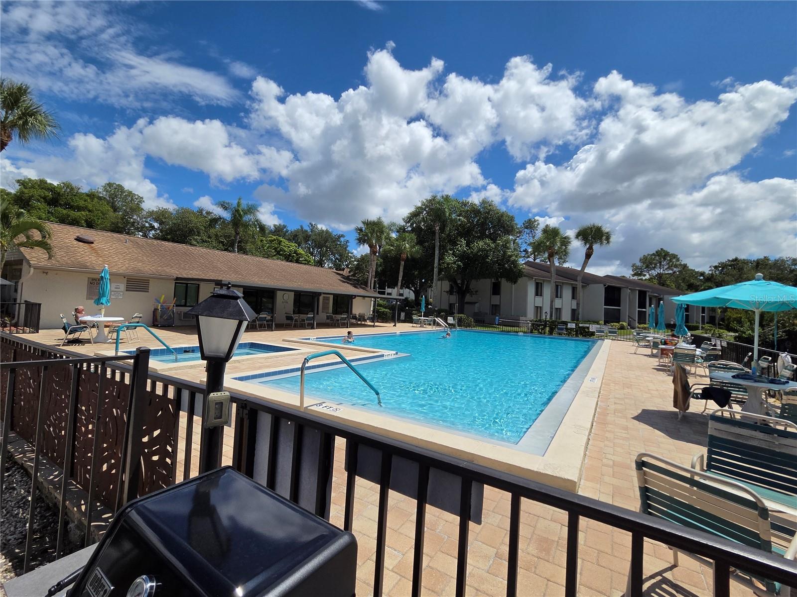 1700 PINE RIDGE WAY E #C1 — photo 34