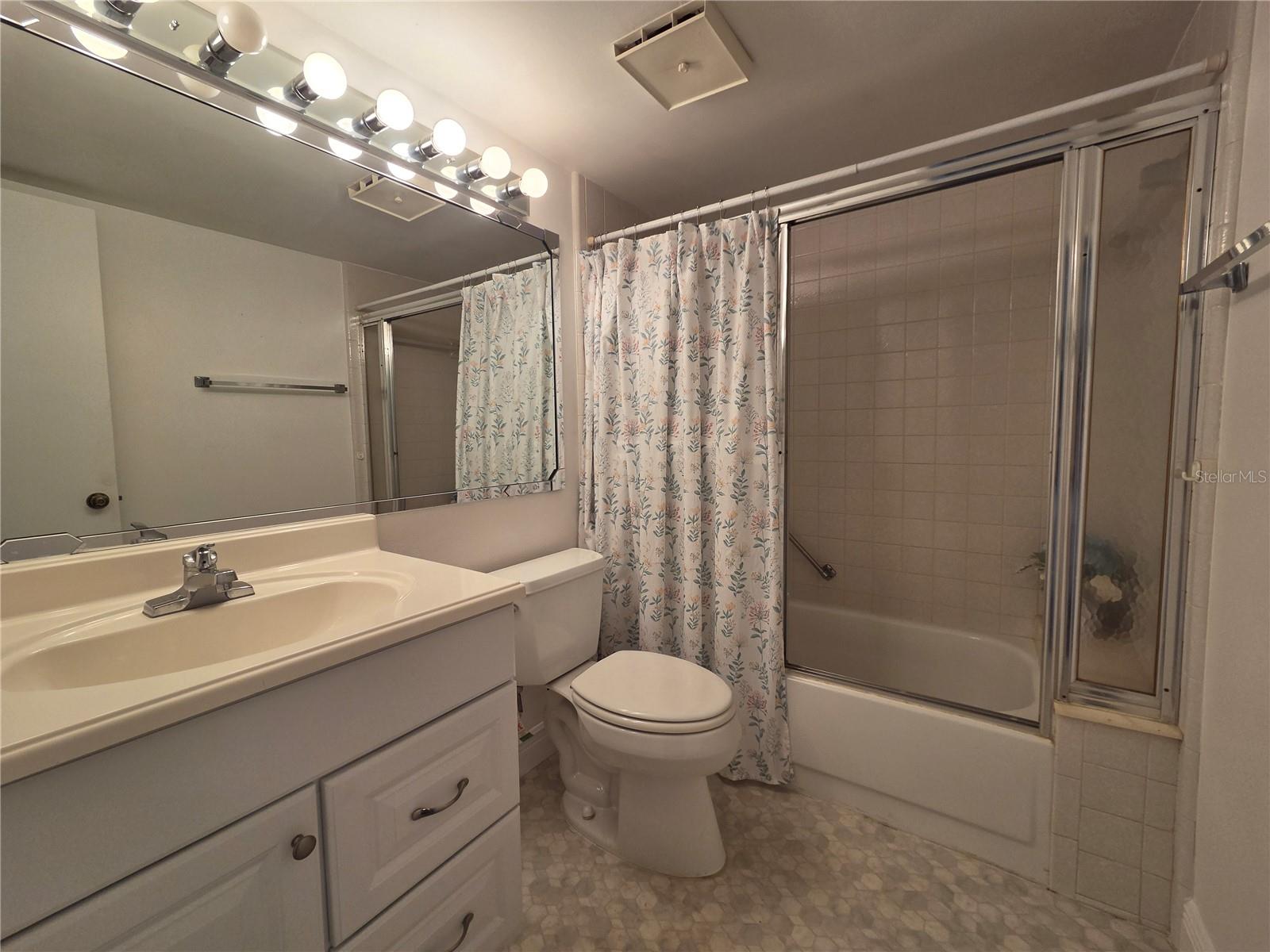 1700 PINE RIDGE WAY E #C1 — photo 26