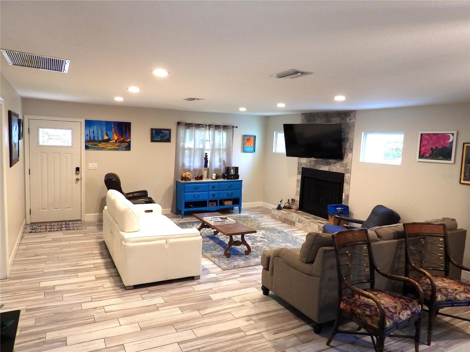 7800 COUNTRY CLUB RD N — photo 3