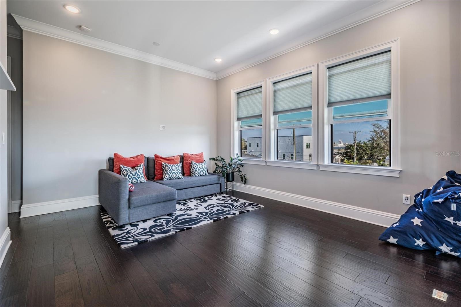 619 DANUBE AVE — photo 21