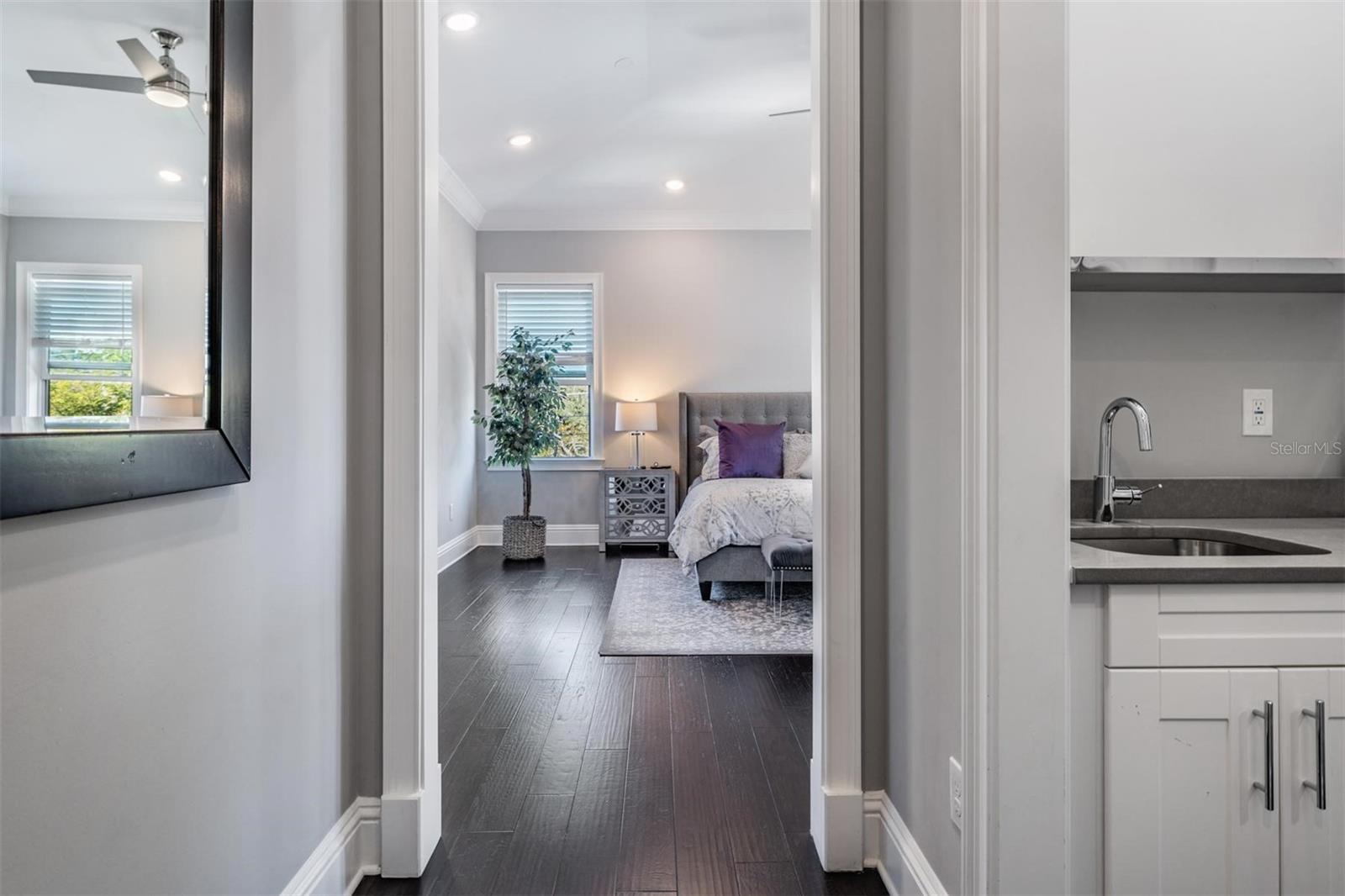 619 DANUBE AVE — photo 22