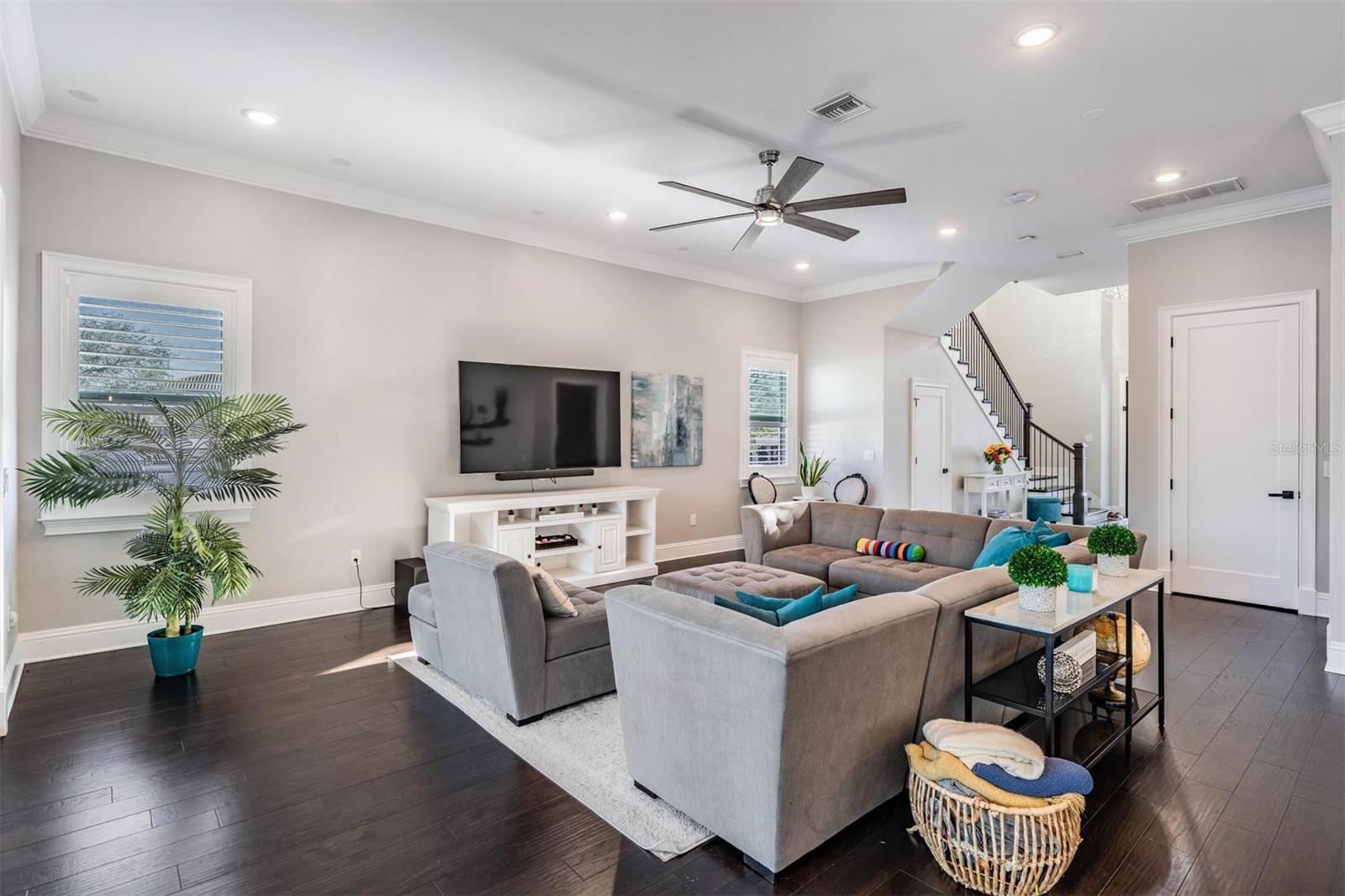 619 DANUBE AVE — photo 15