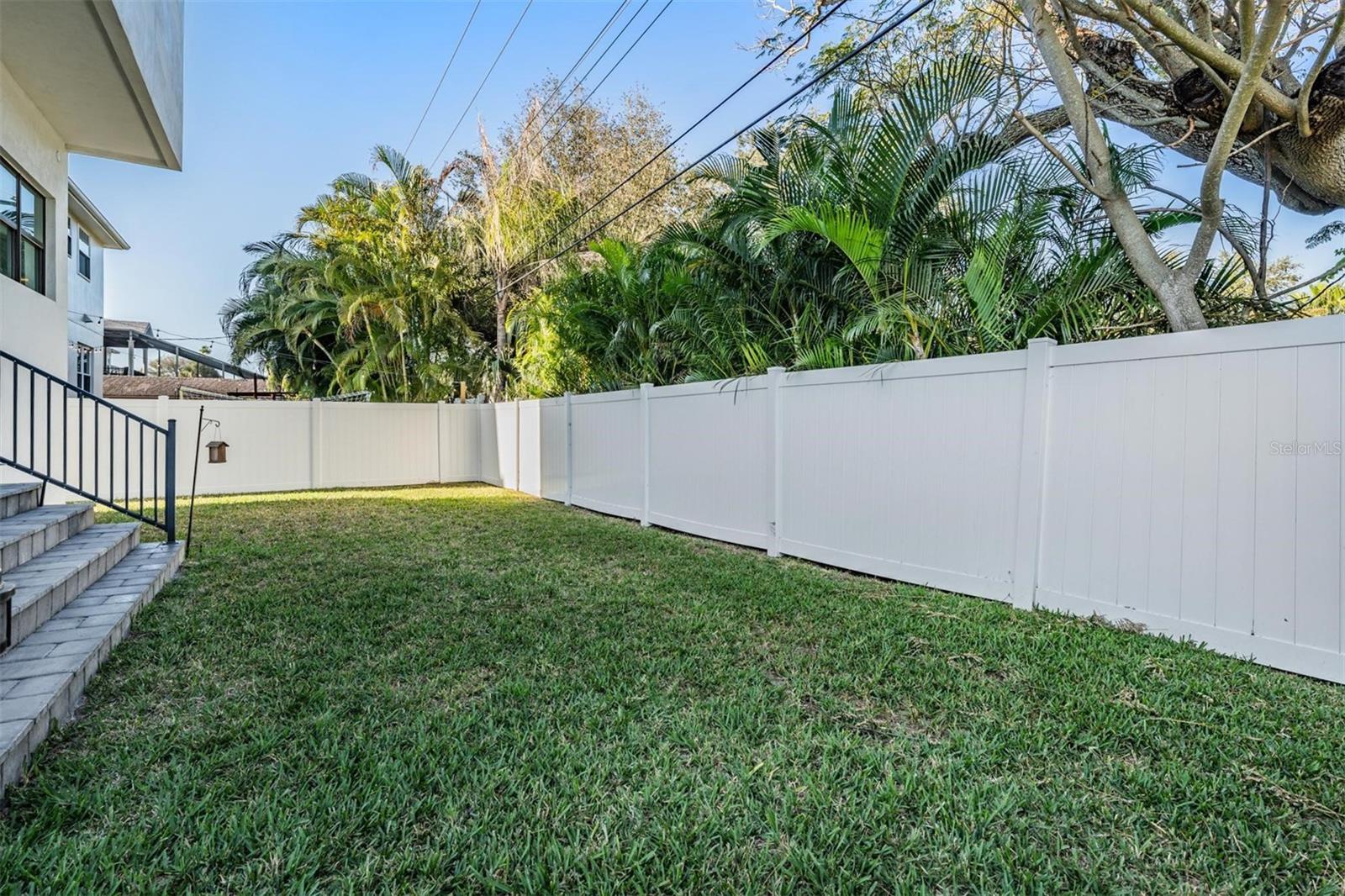 619 DANUBE AVE — photo 47