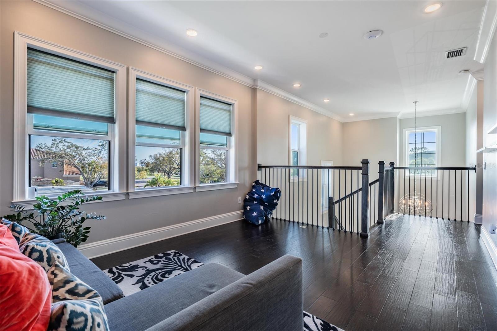 619 DANUBE AVE — photo 20