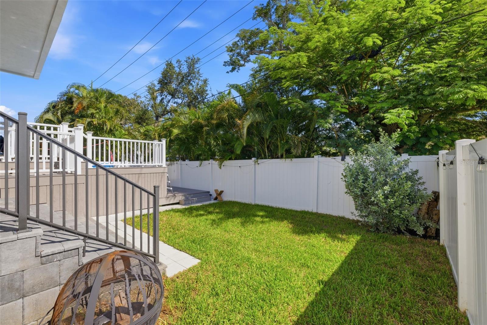 619 DANUBE AVE — photo 44