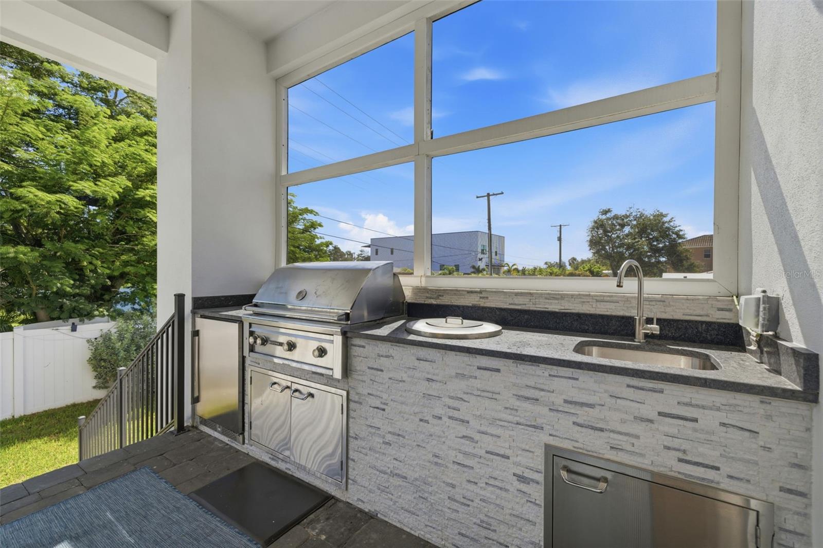 619 DANUBE AVE — photo 38