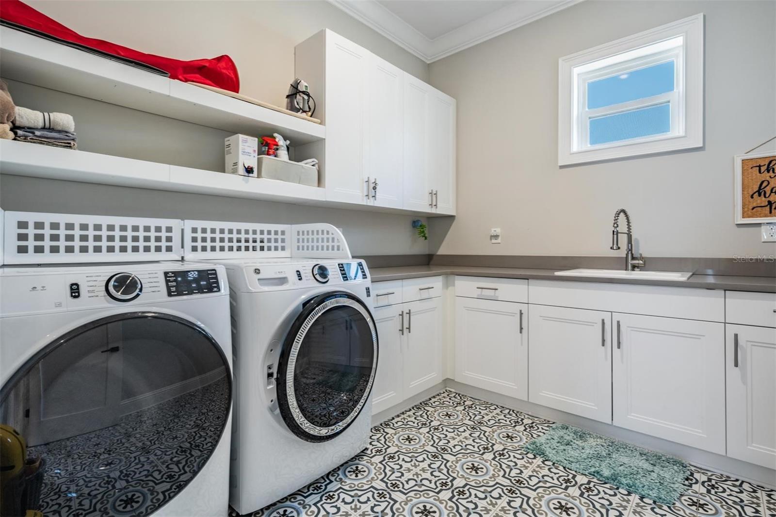 619 DANUBE AVE — photo 36