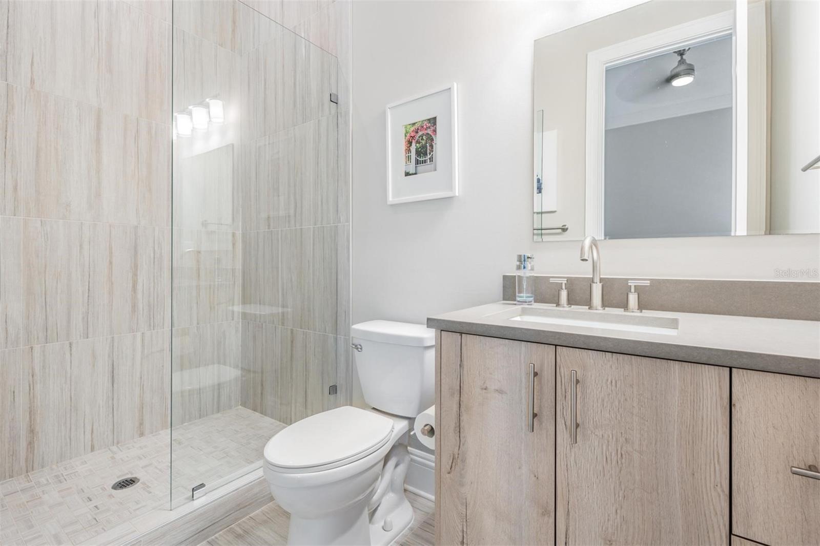 619 DANUBE AVE — photo 18