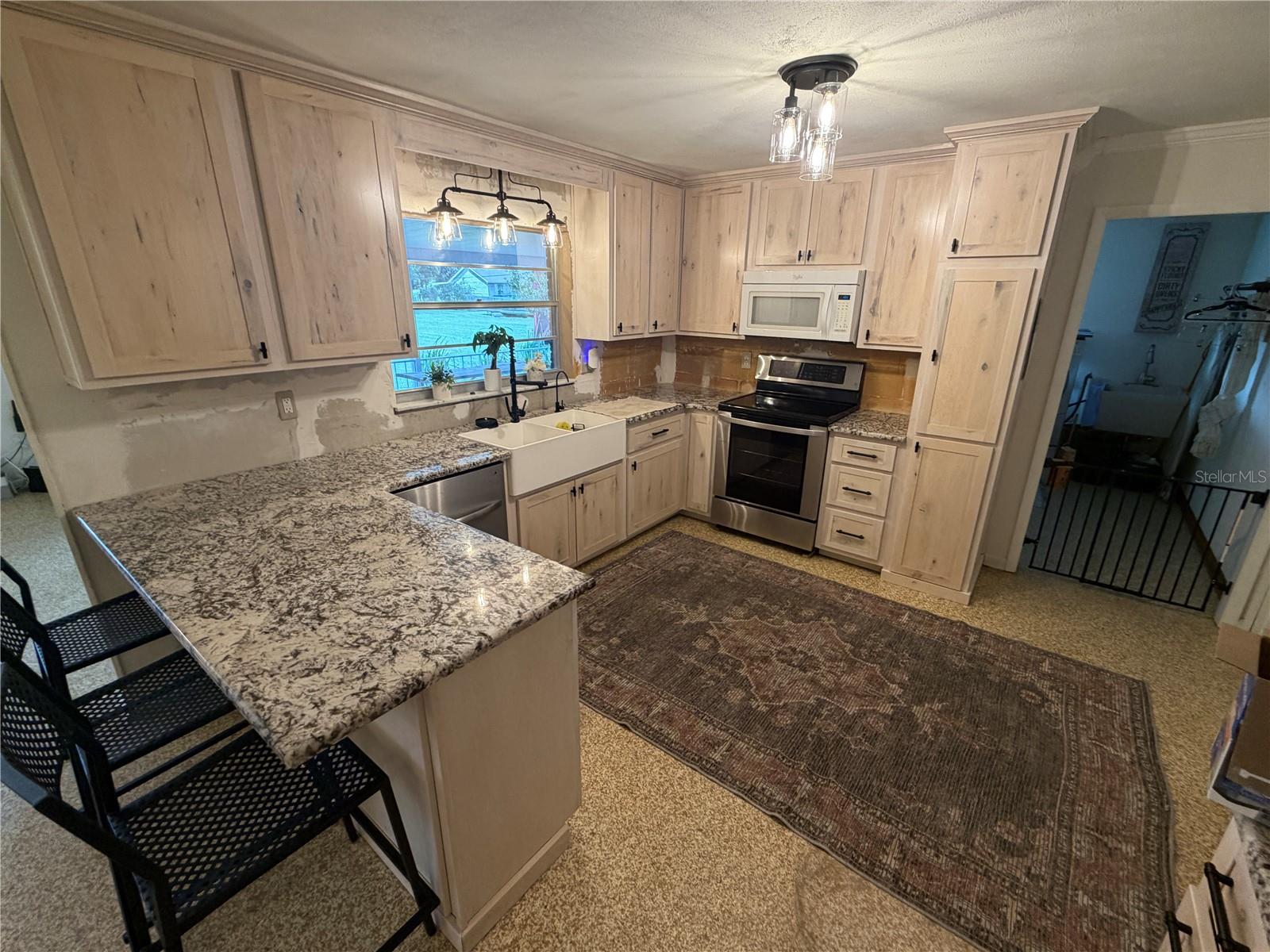 3933 ALLEN RD — photo 6