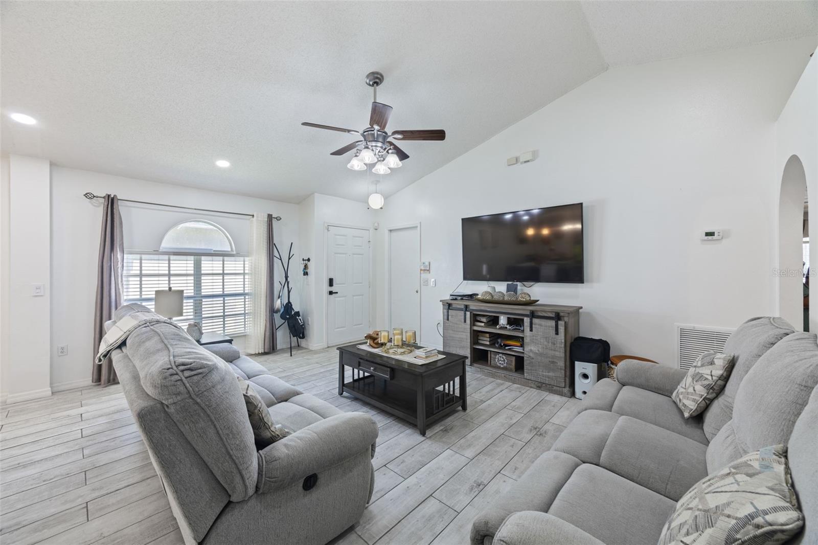 1012 BRENTON LEAF DR — photo 7