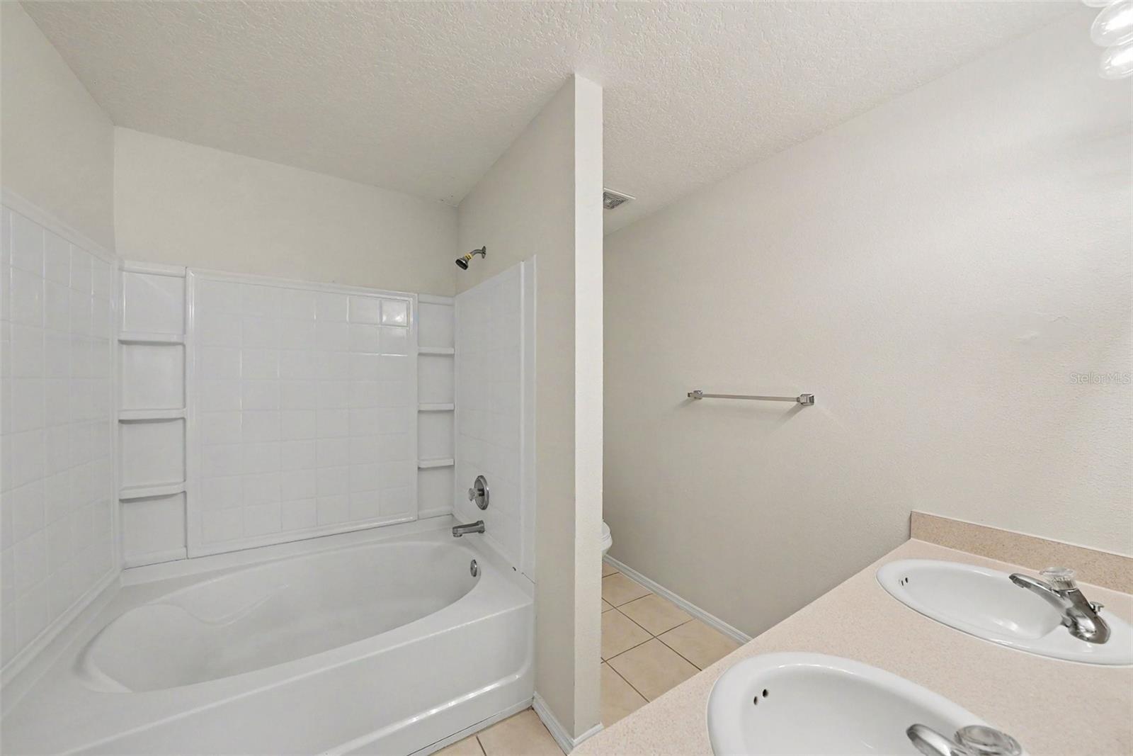 13939 JACOBSON DR — photo 16