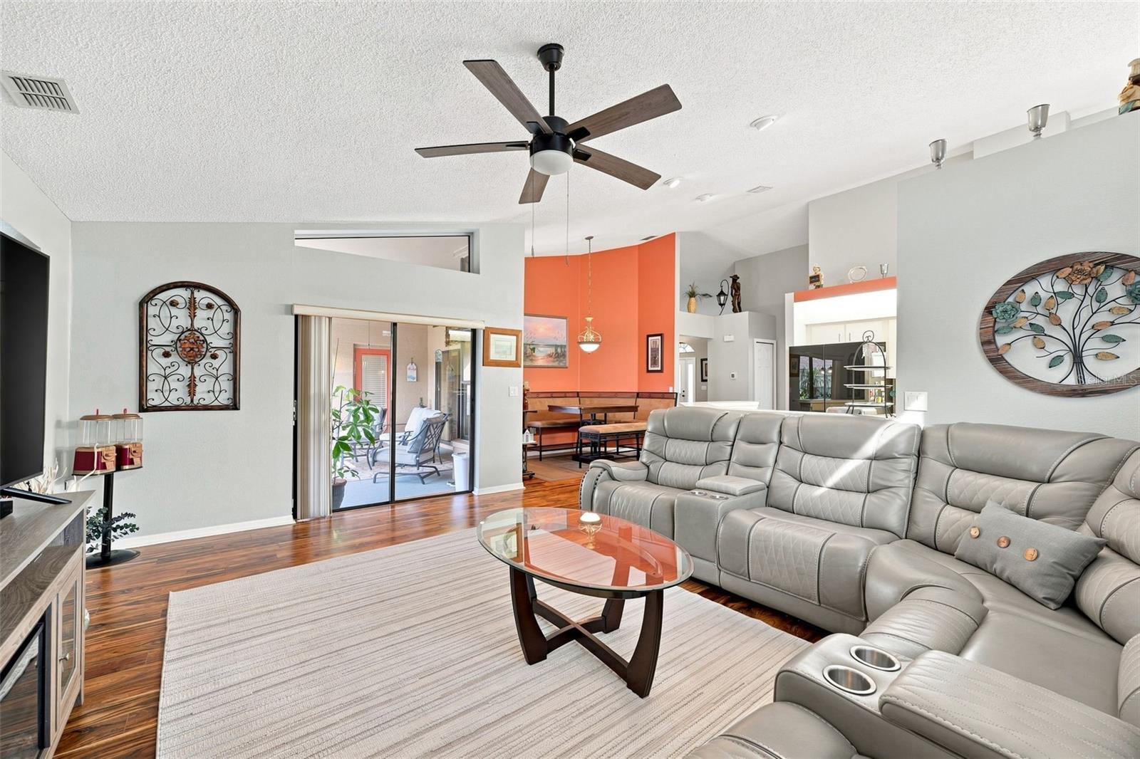 9324 CREEKSIDE CT — photo 2