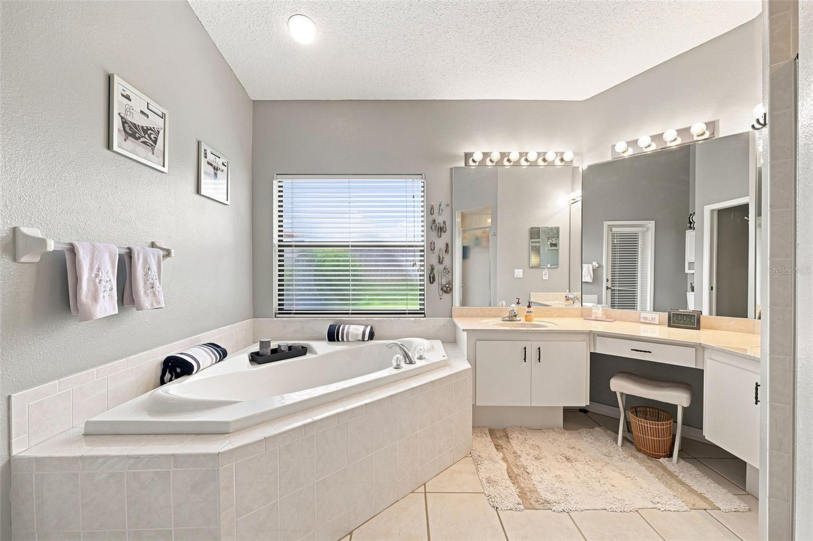 9324 CREEKSIDE CT — photo 18