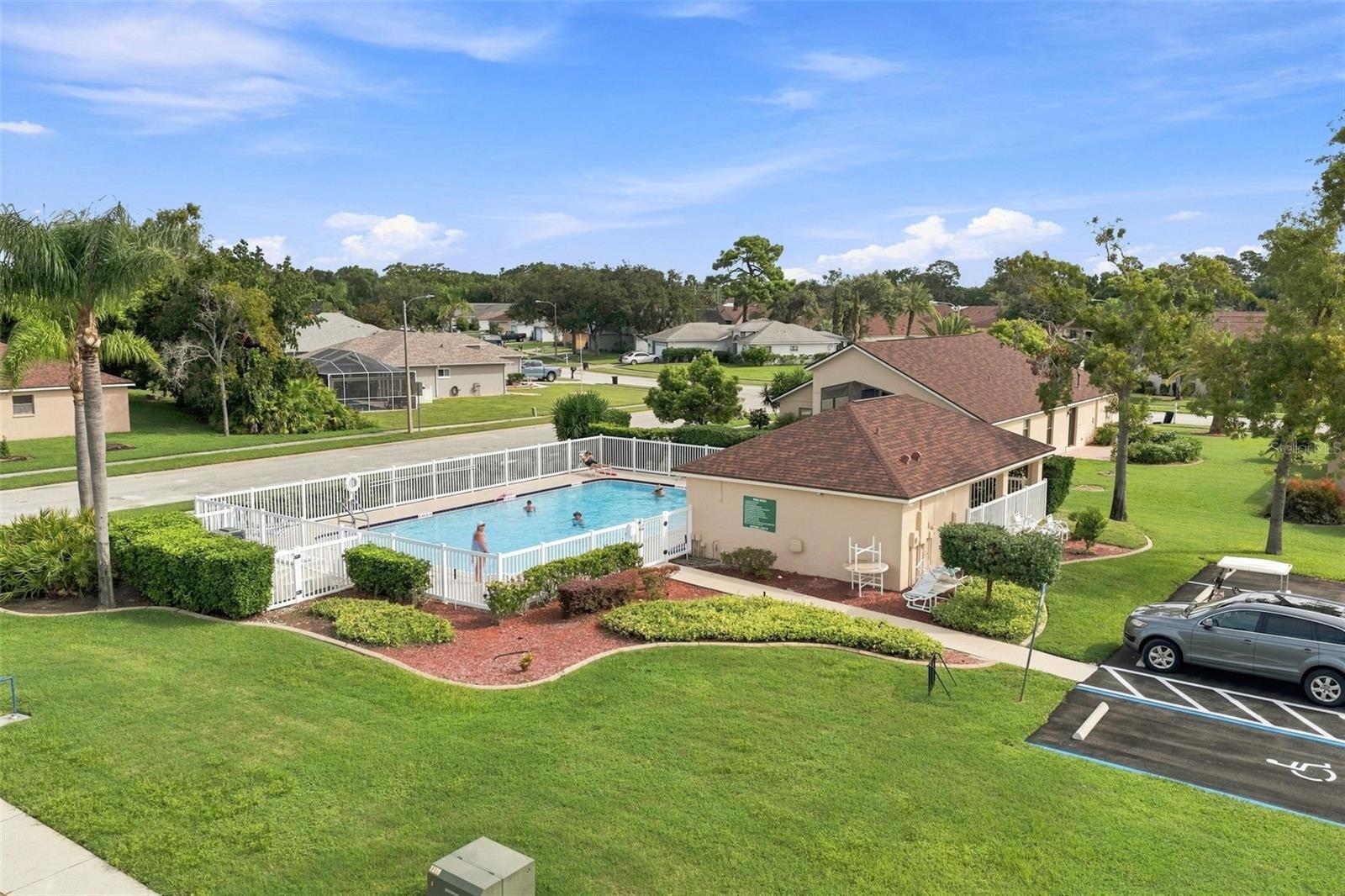 9324 CREEKSIDE CT — photo 32