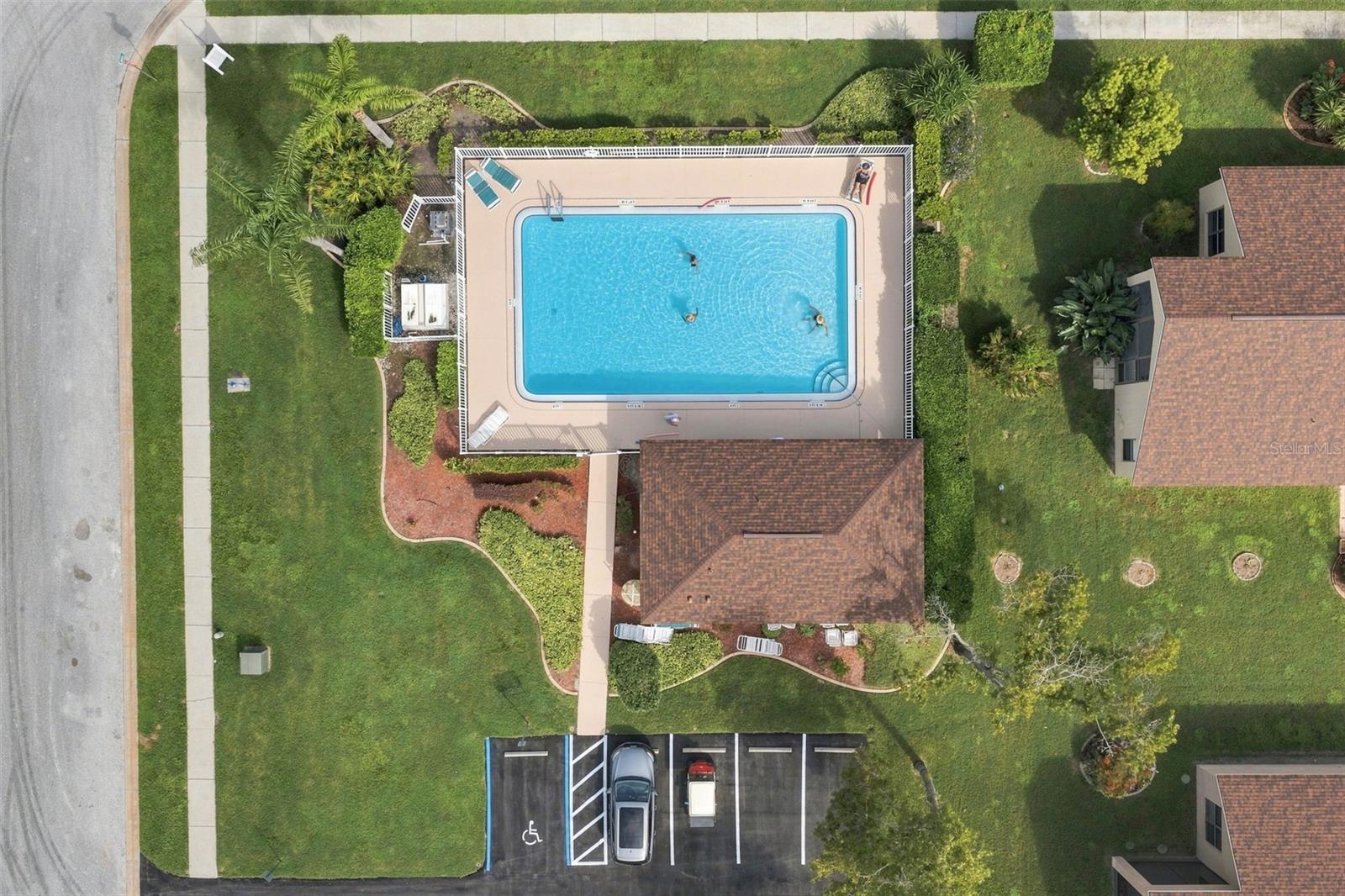 9324 CREEKSIDE CT — photo 33