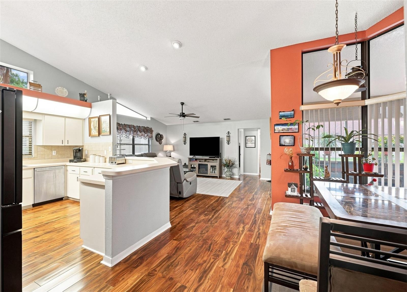 9324 CREEKSIDE CT — photo 9