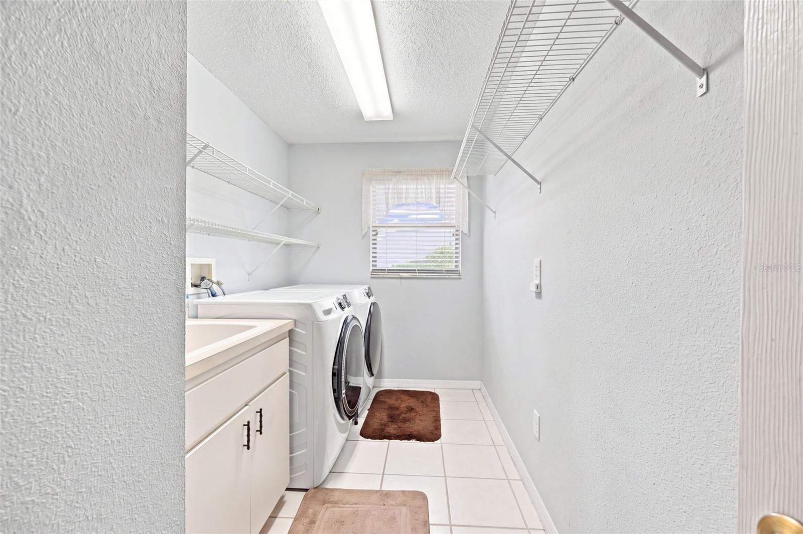 9324 CREEKSIDE CT — photo 26