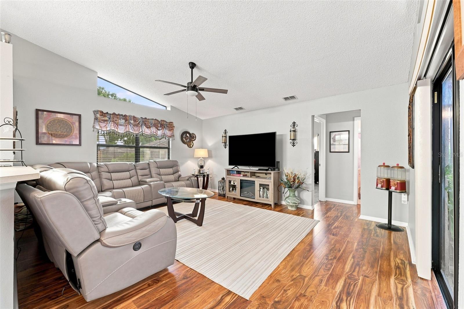 9324 CREEKSIDE CT — photo 13
