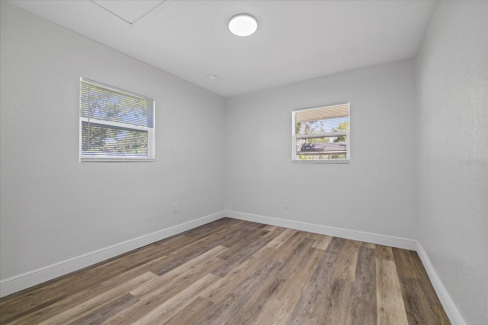 11002 RIVERVIEW DR — photo 32