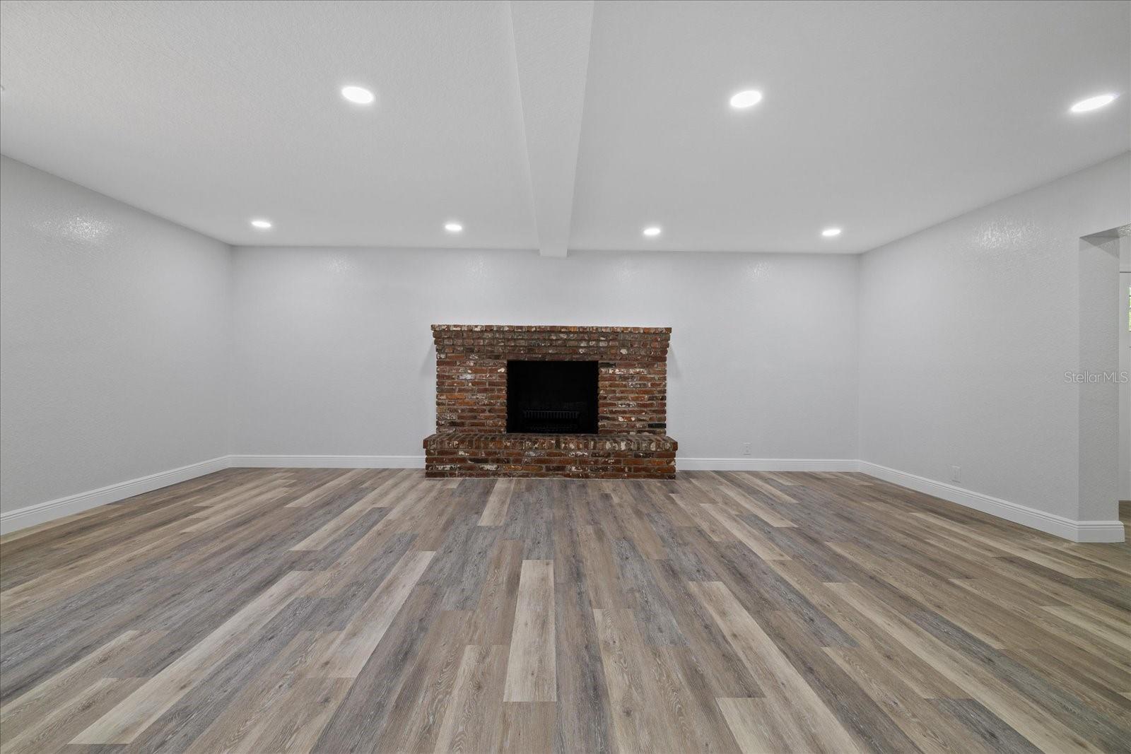 11002 RIVERVIEW DR — photo 22