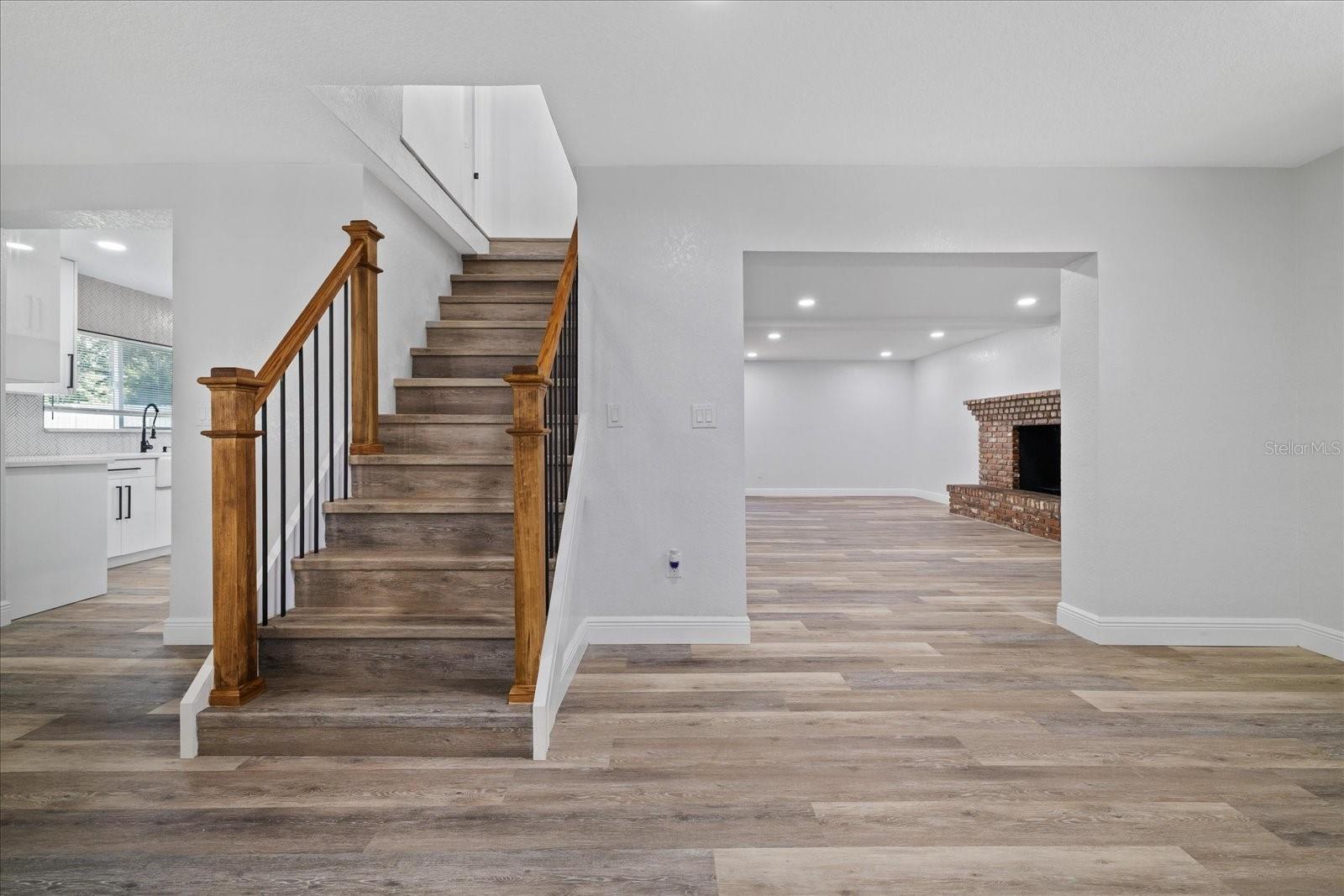 11002 RIVERVIEW DR — photo 11
