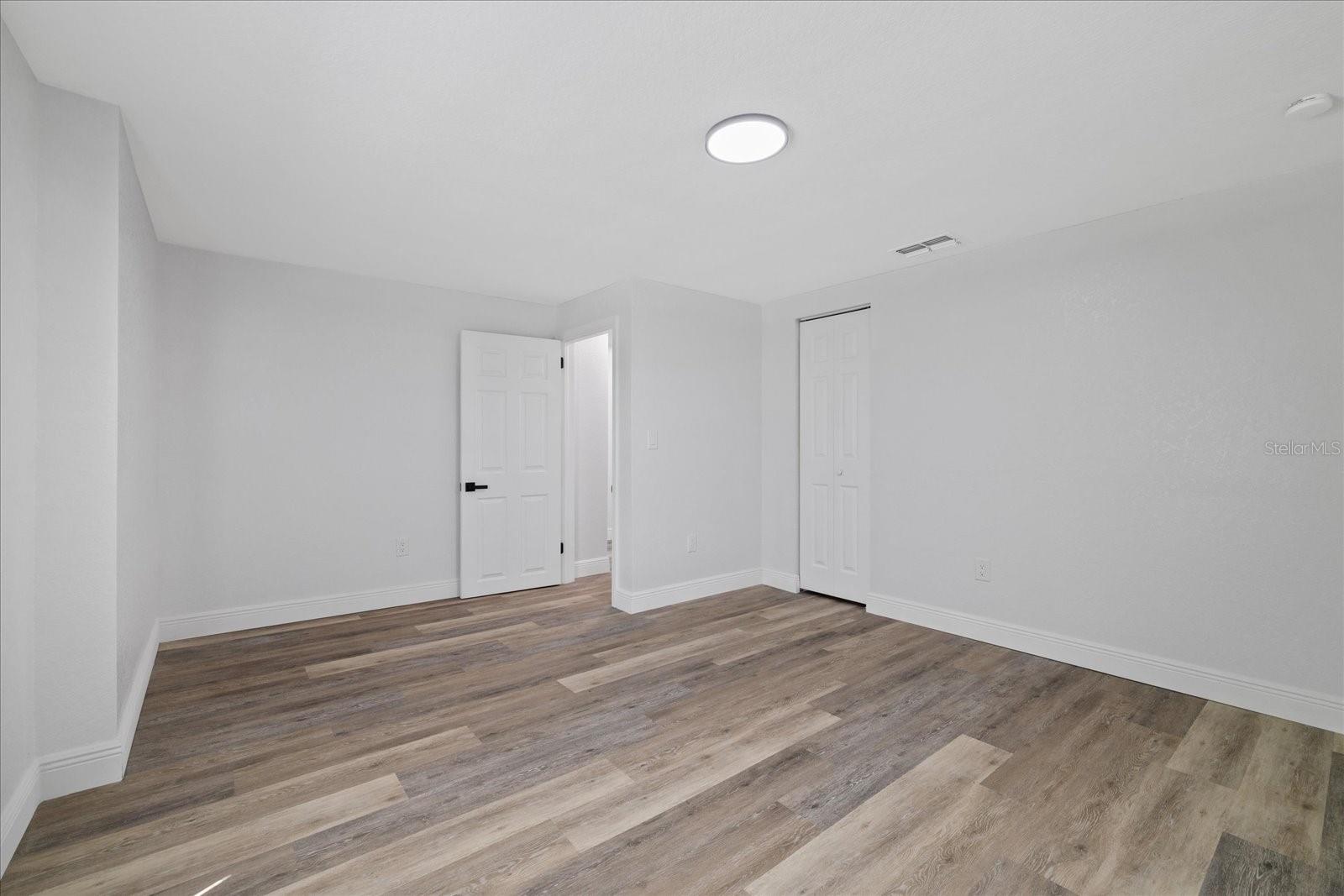 11002 RIVERVIEW DR — photo 37
