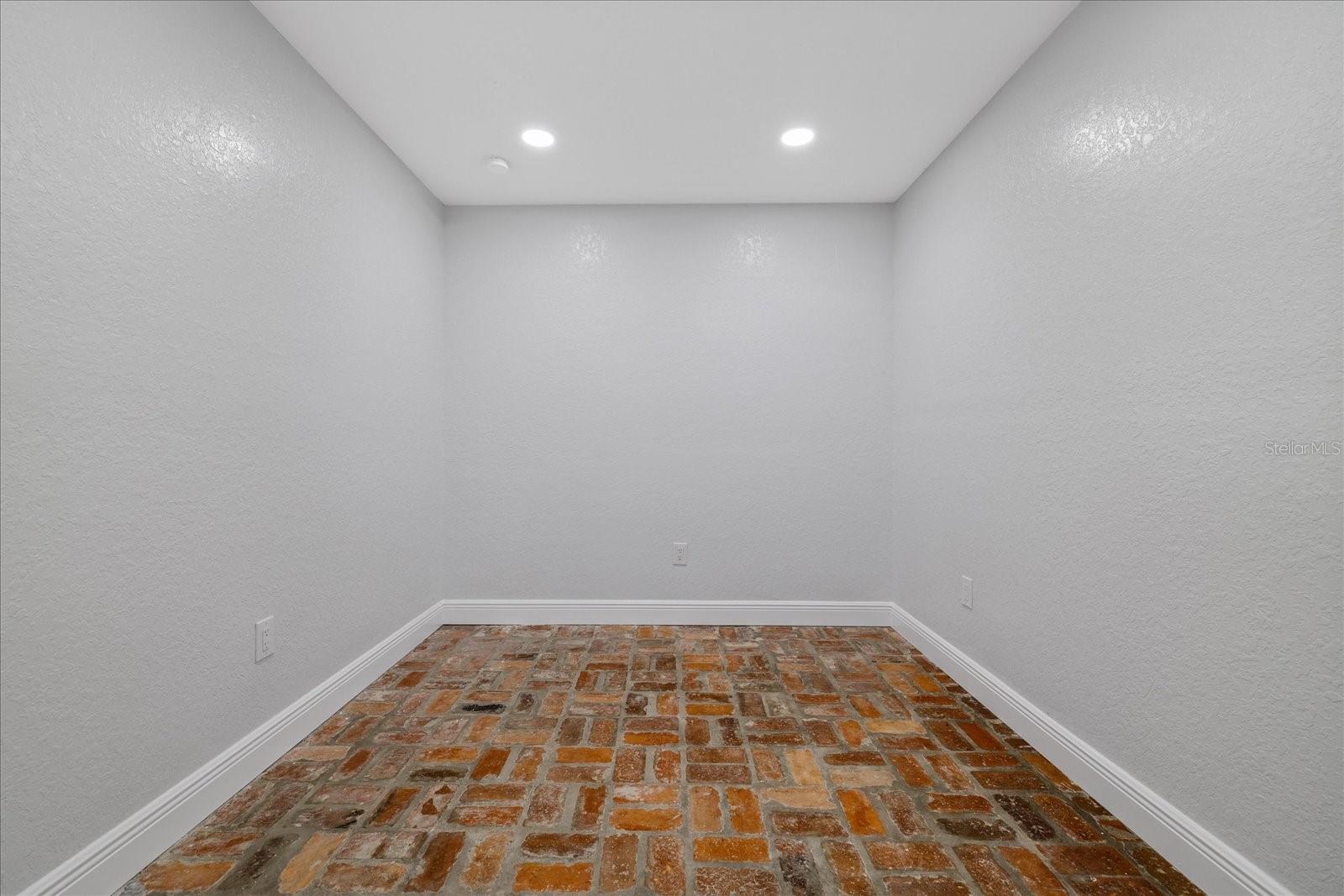 11002 RIVERVIEW DR — photo 10