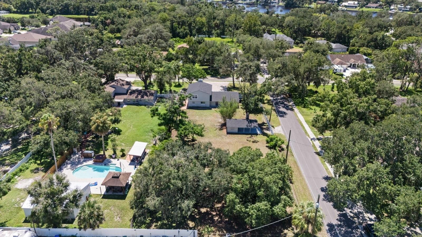 11002 RIVERVIEW DR — photo 50