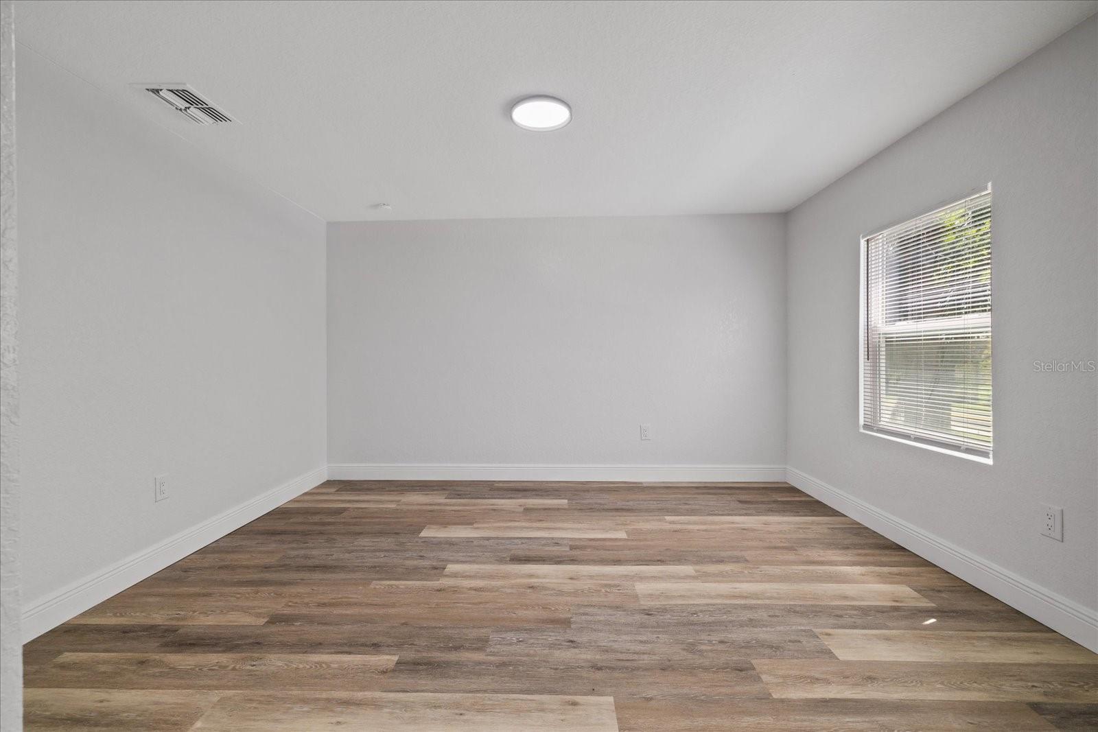 11002 RIVERVIEW DR — photo 36