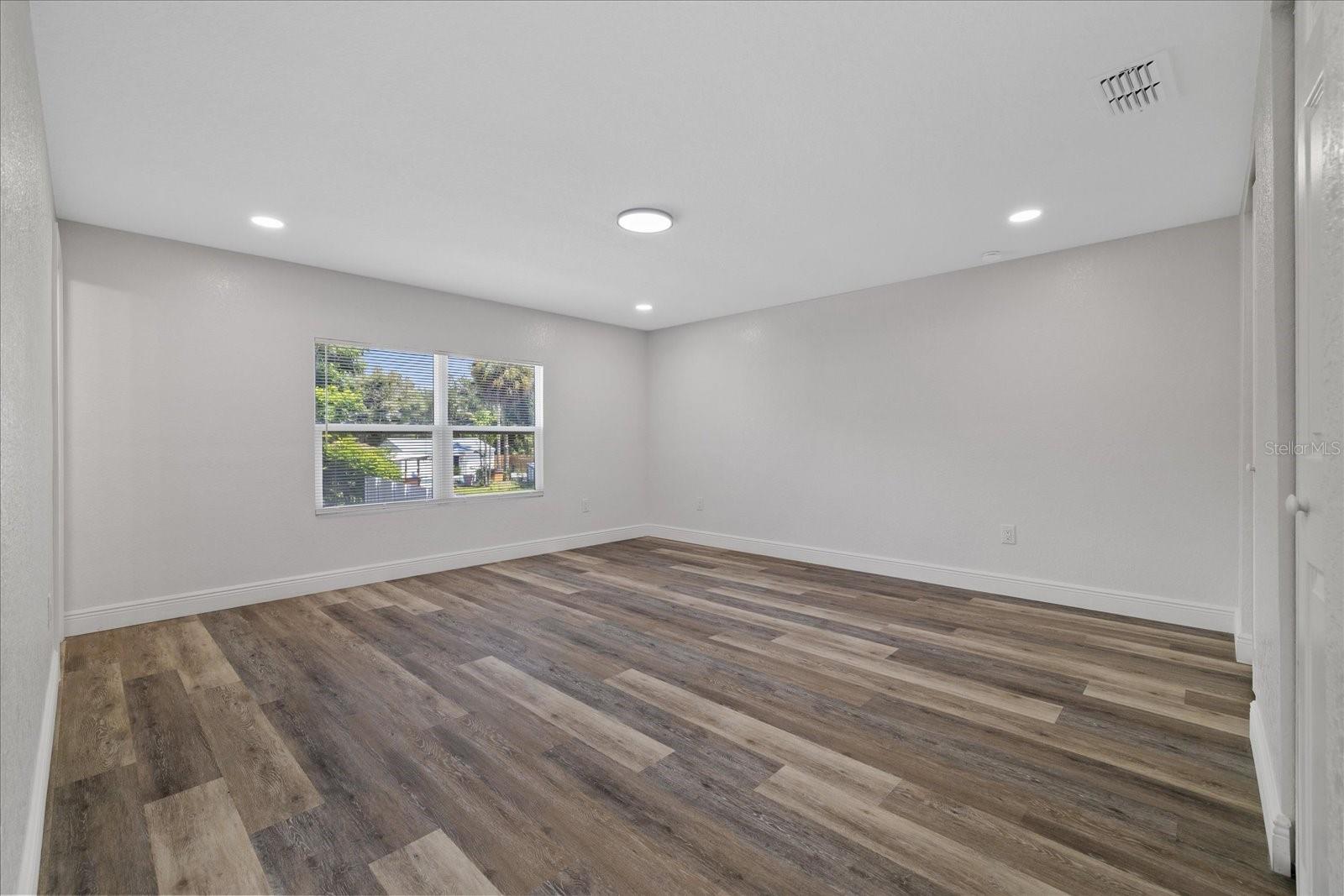 11002 RIVERVIEW DR — photo 38
