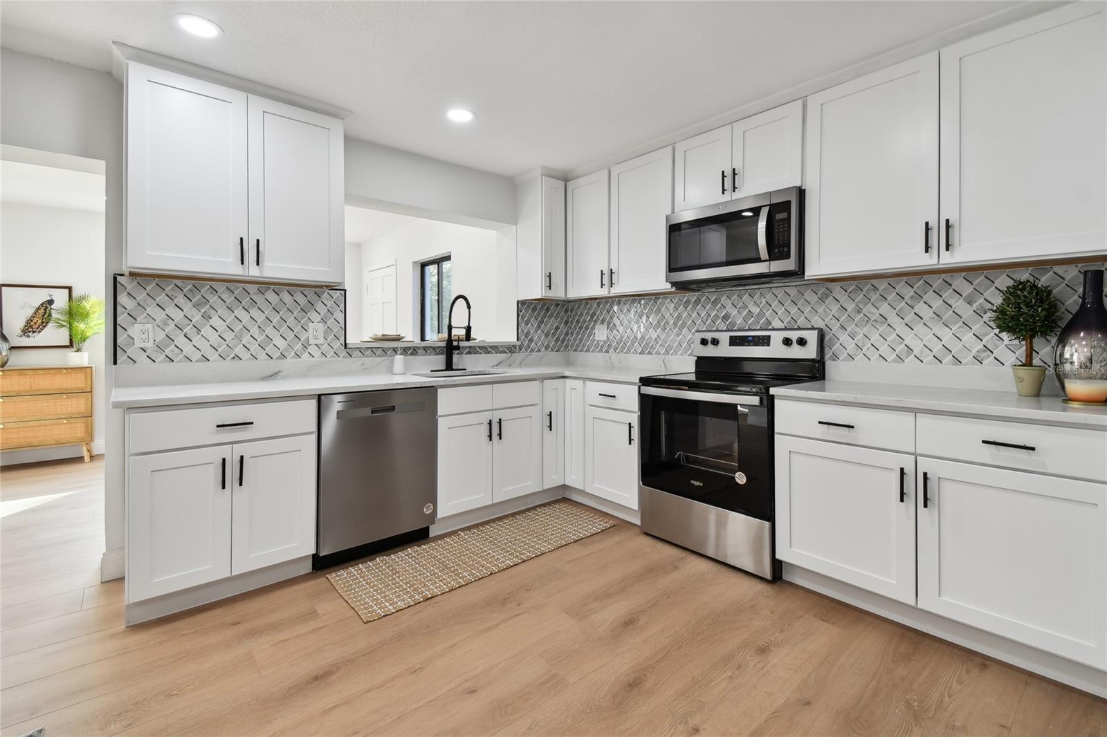 1639 SUMMIT WAY — photo 14
