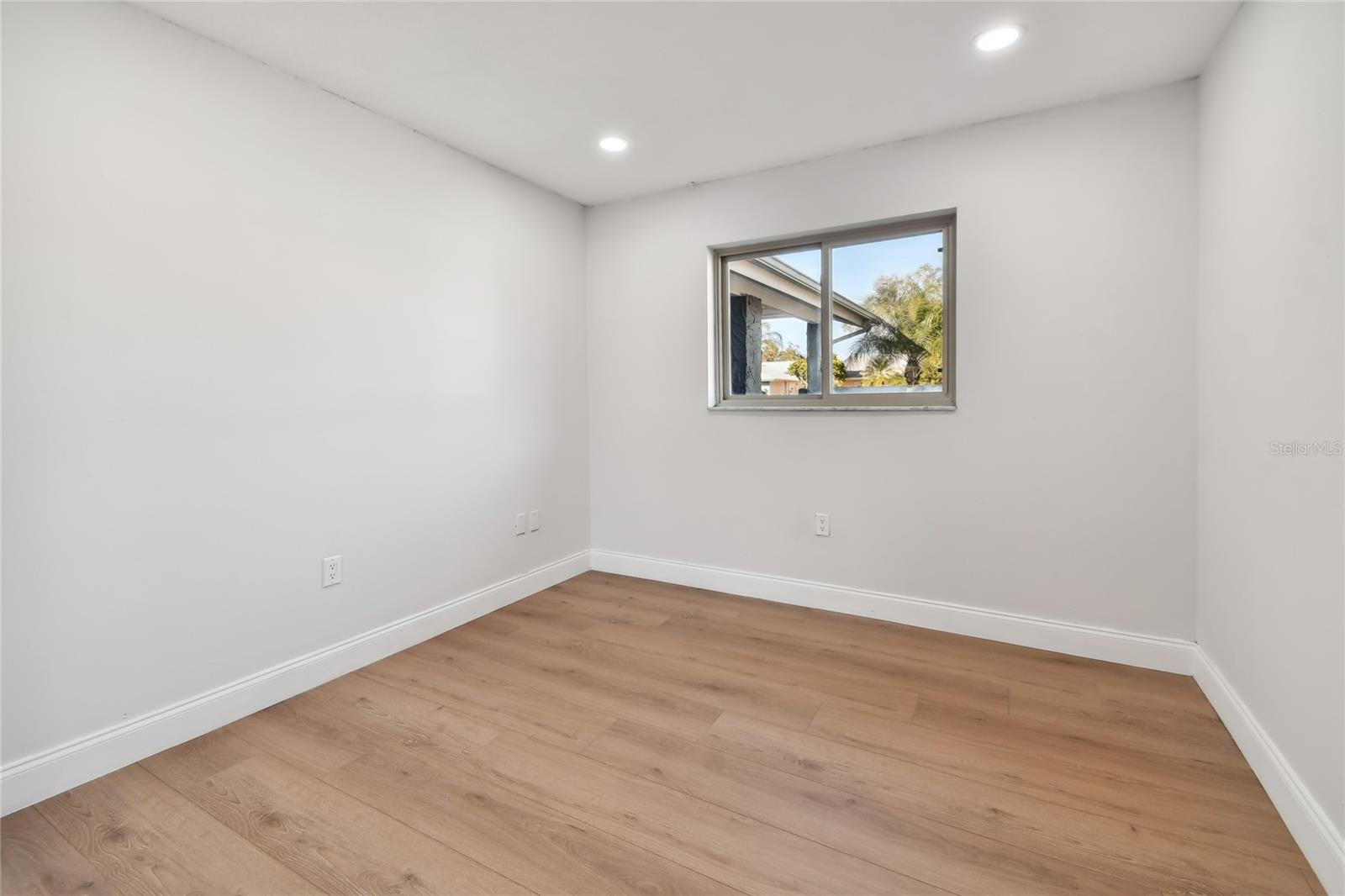 1639 SUMMIT WAY — photo 21