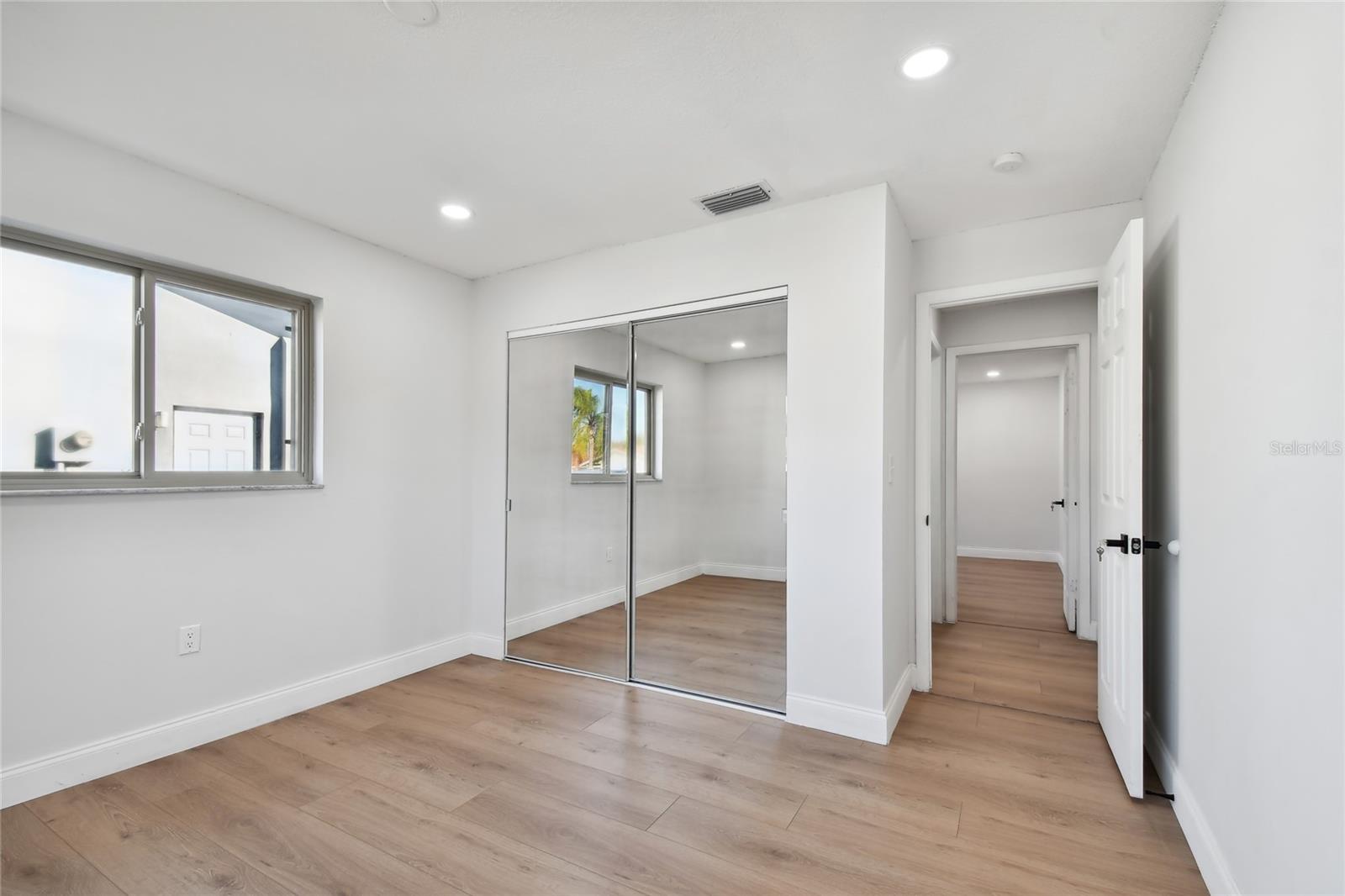 1639 SUMMIT WAY — photo 23