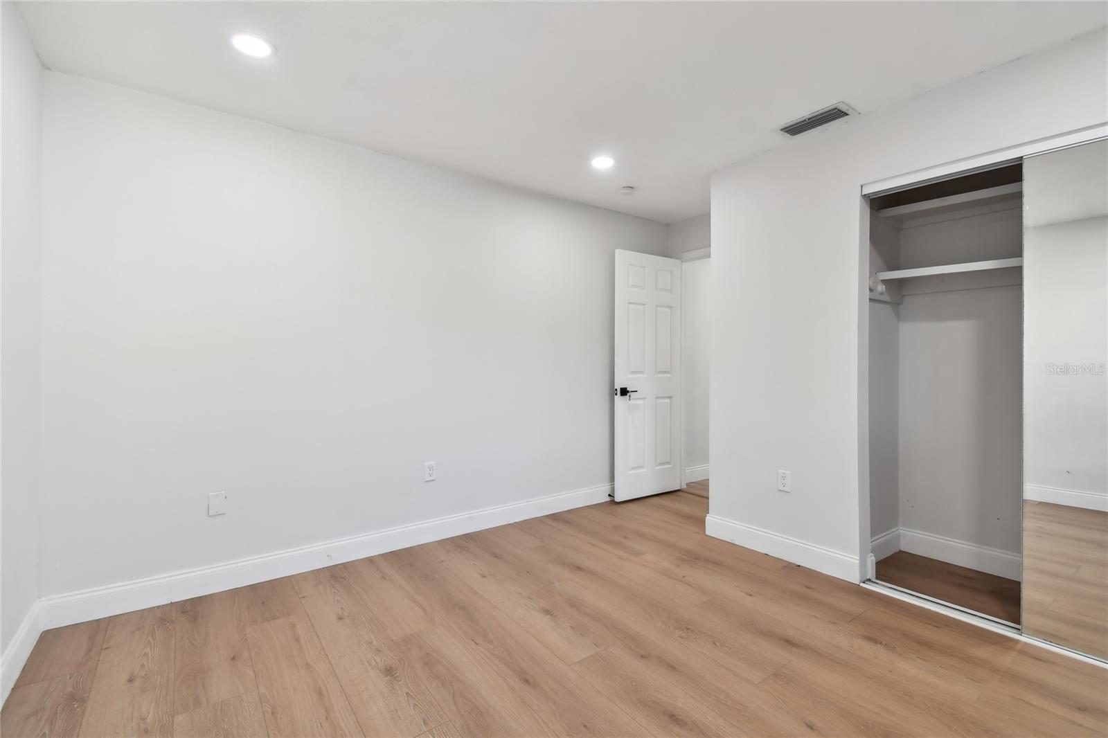 1639 SUMMIT WAY — photo 26