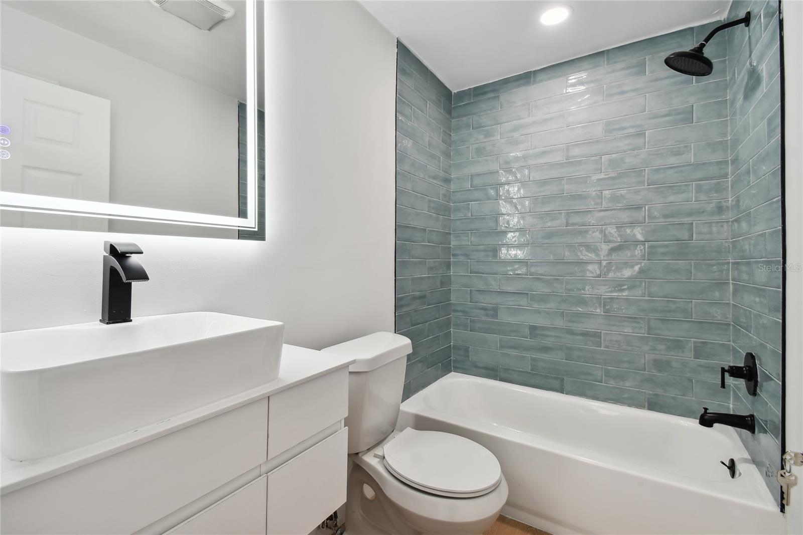 1639 SUMMIT WAY — photo 24