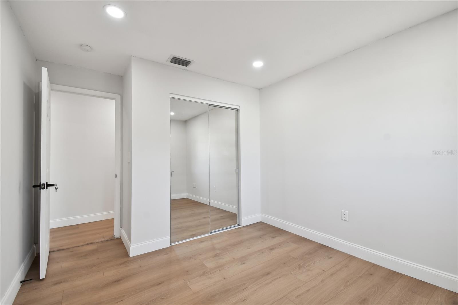 1639 SUMMIT WAY — photo 22