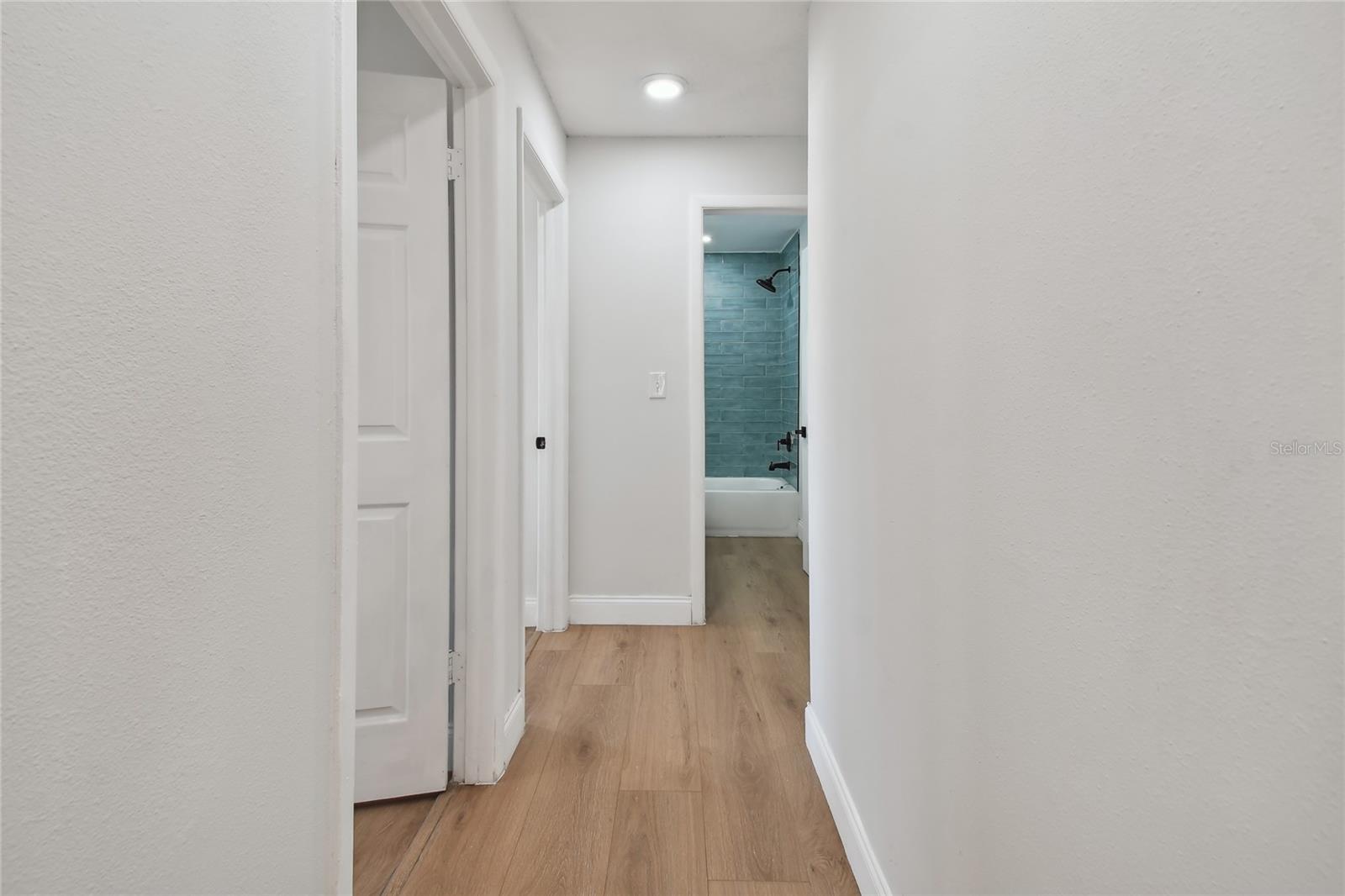1639 SUMMIT WAY — photo 20