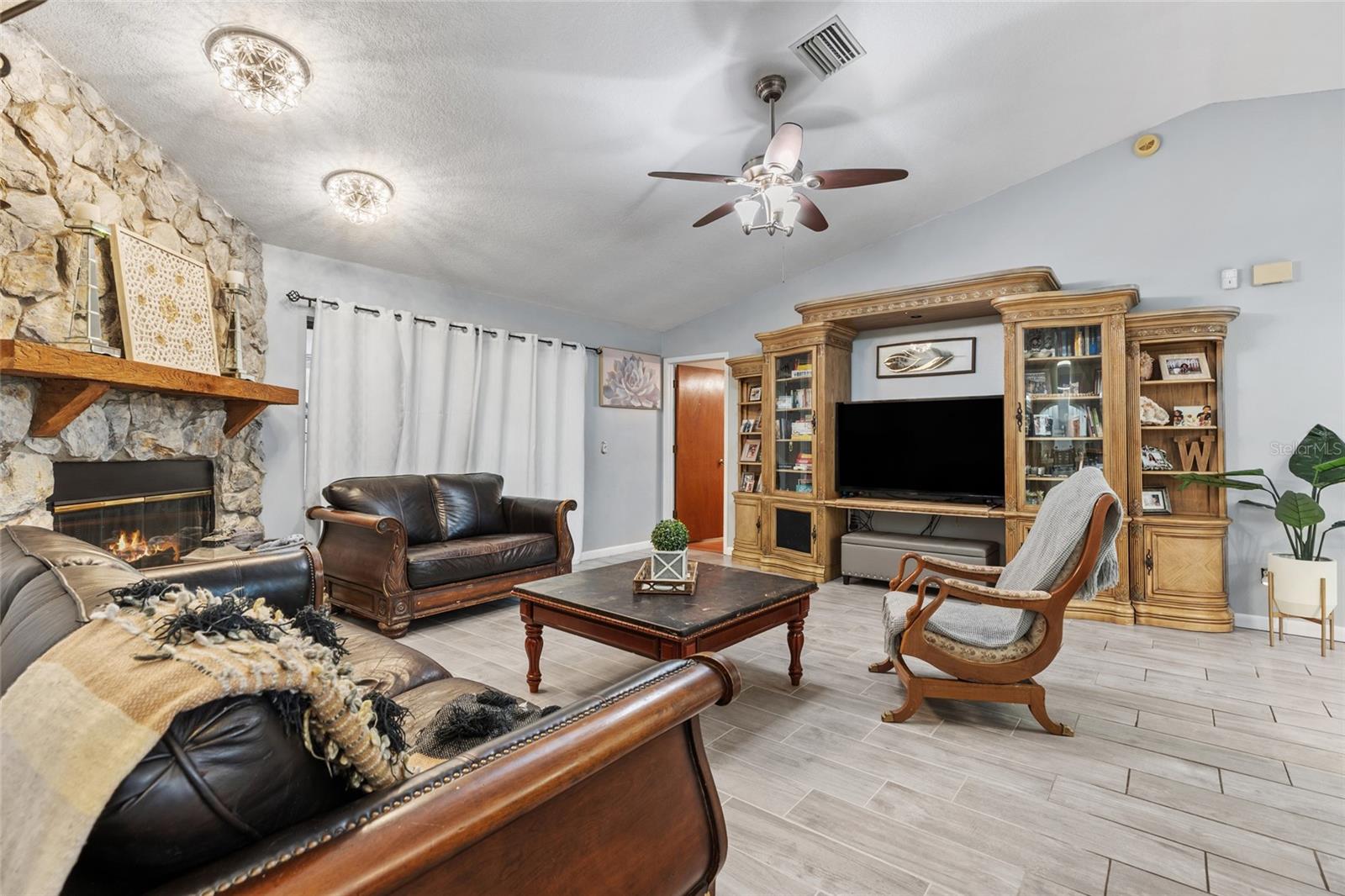 3753 MERIDEAN PL — photo 8
