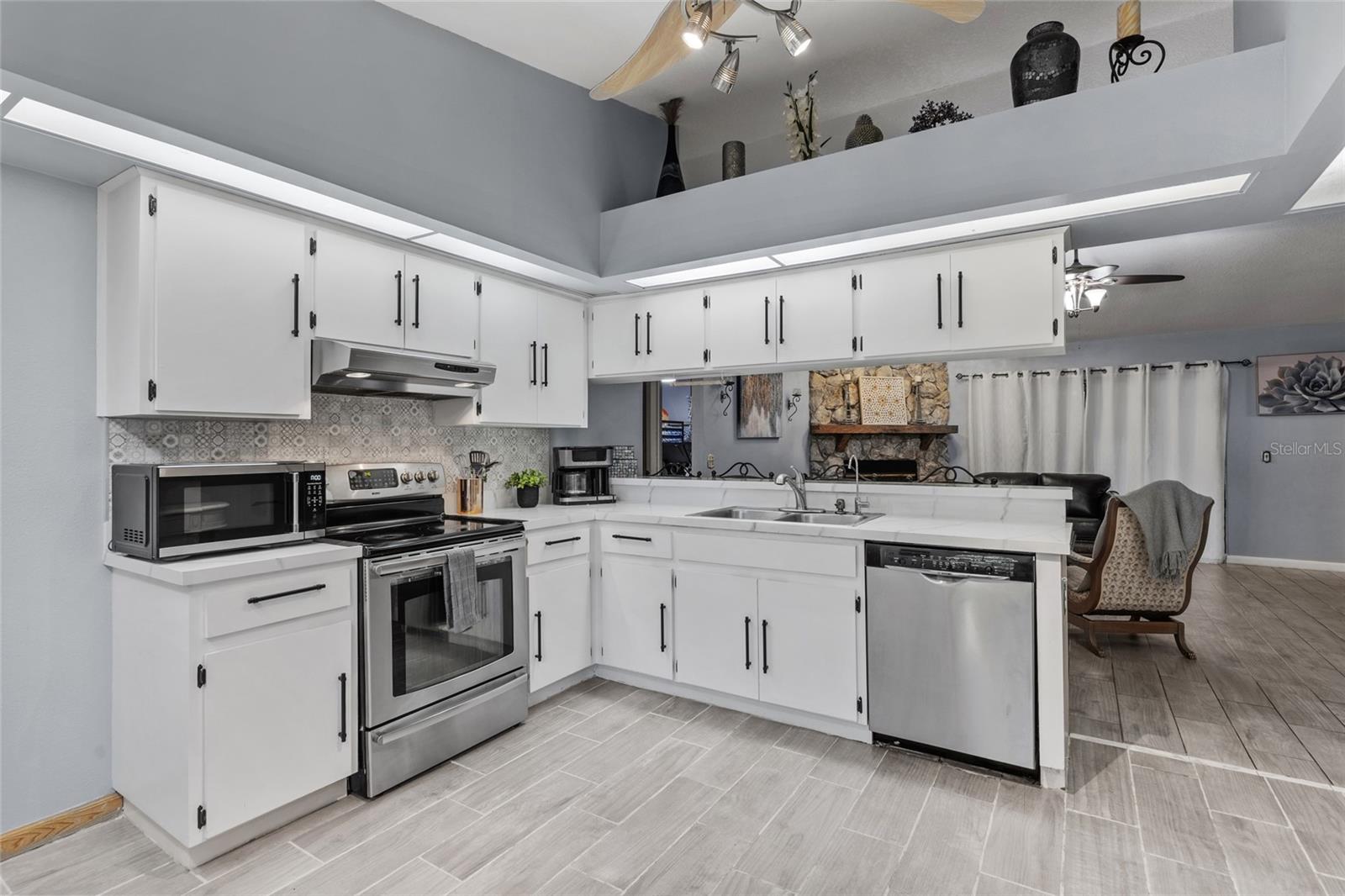 3753 MERIDEAN PL — photo 12