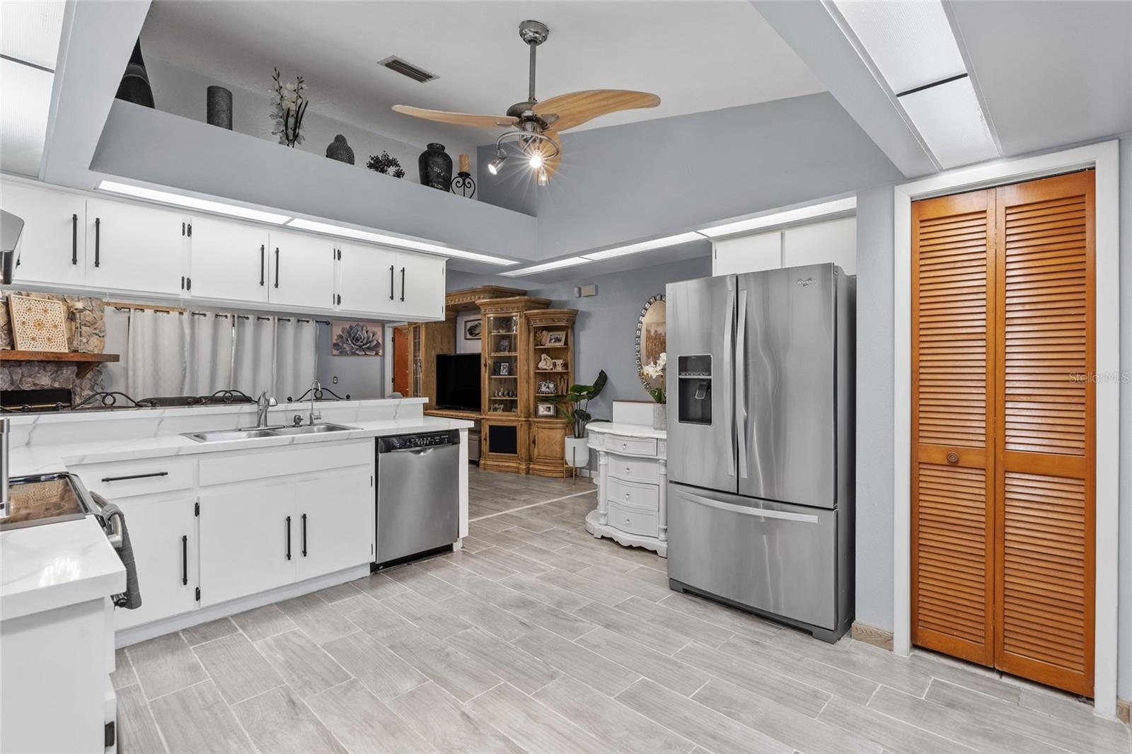 3753 MERIDEAN PL — photo 10