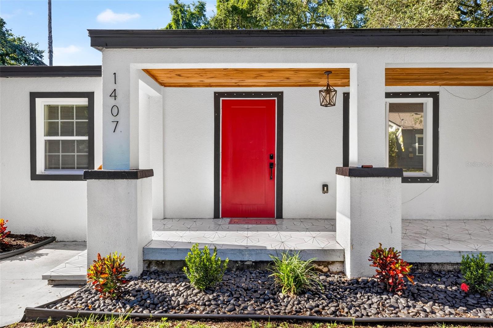 1407 E NORTH BAY ST — photo 4